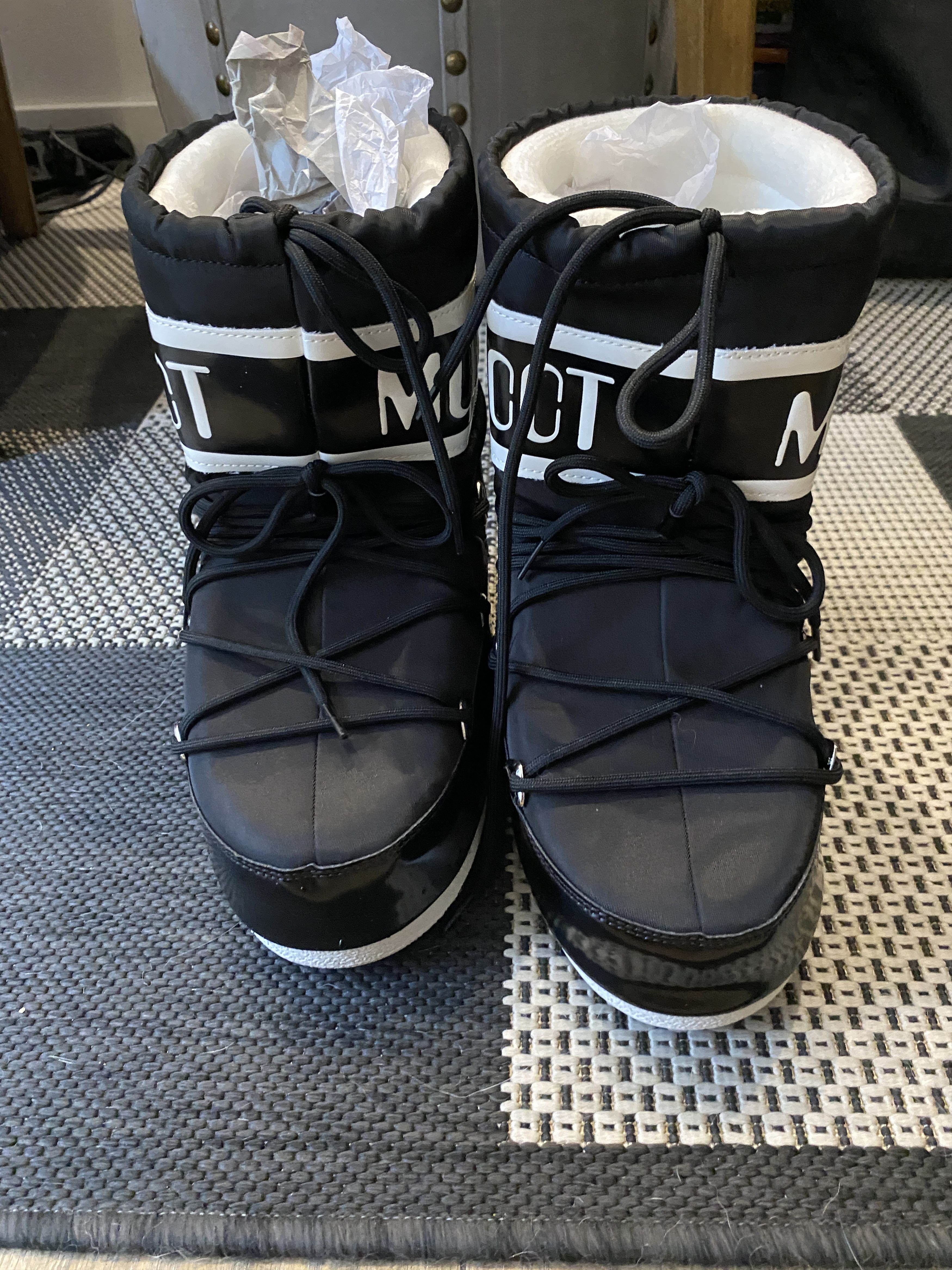 Moon Boot MoonBoots new never worn Size US 8 / IT 38 - 3 Thumbnail