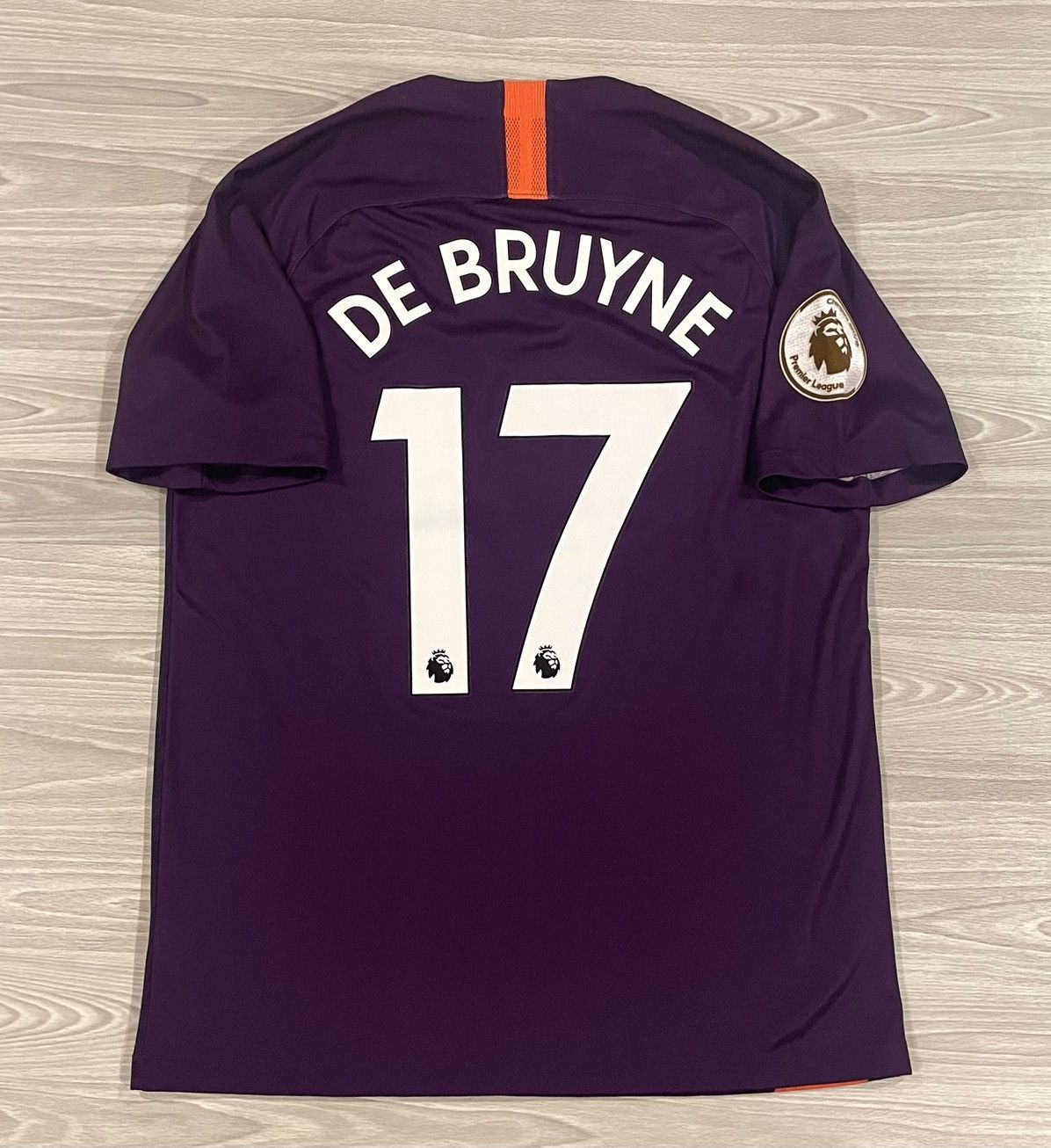 Nike 2017/18 Bruyne #17 Manchester City Jersey Men’s Medium