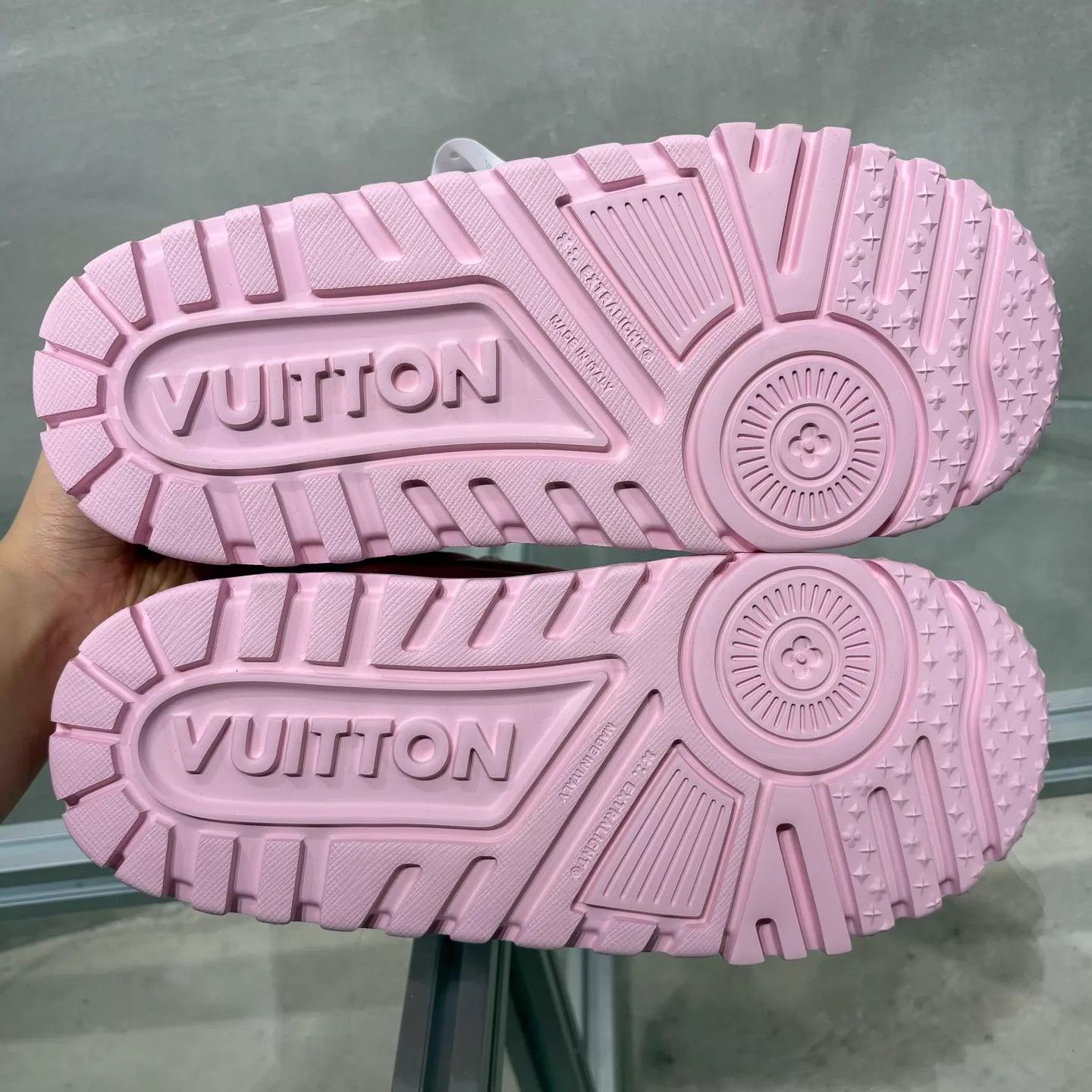 Louis Vuitton LV Trainer Maxi Jigglypuff Pink V-Day BNIB UK7.5 (41.5) Size US 8.5 / EU 41-42 - 7 Thumbnail