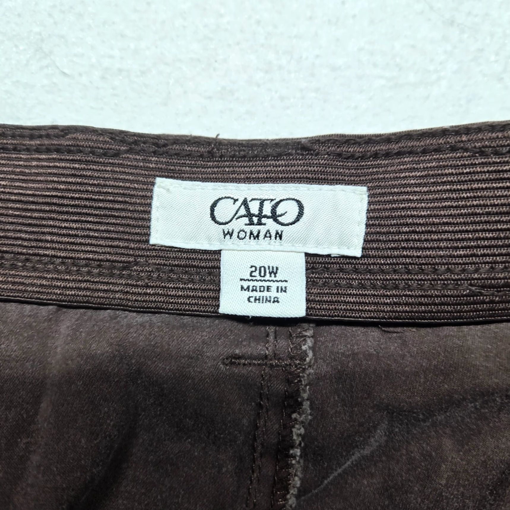 Vintage Cato Women's Knee Length Shorts Adult 20W Brown ZIPPER Pockets Canvas Cotton Chino Casual, Activewear, Travel Womens Size 42" / US 20 - 3 Thumbnail