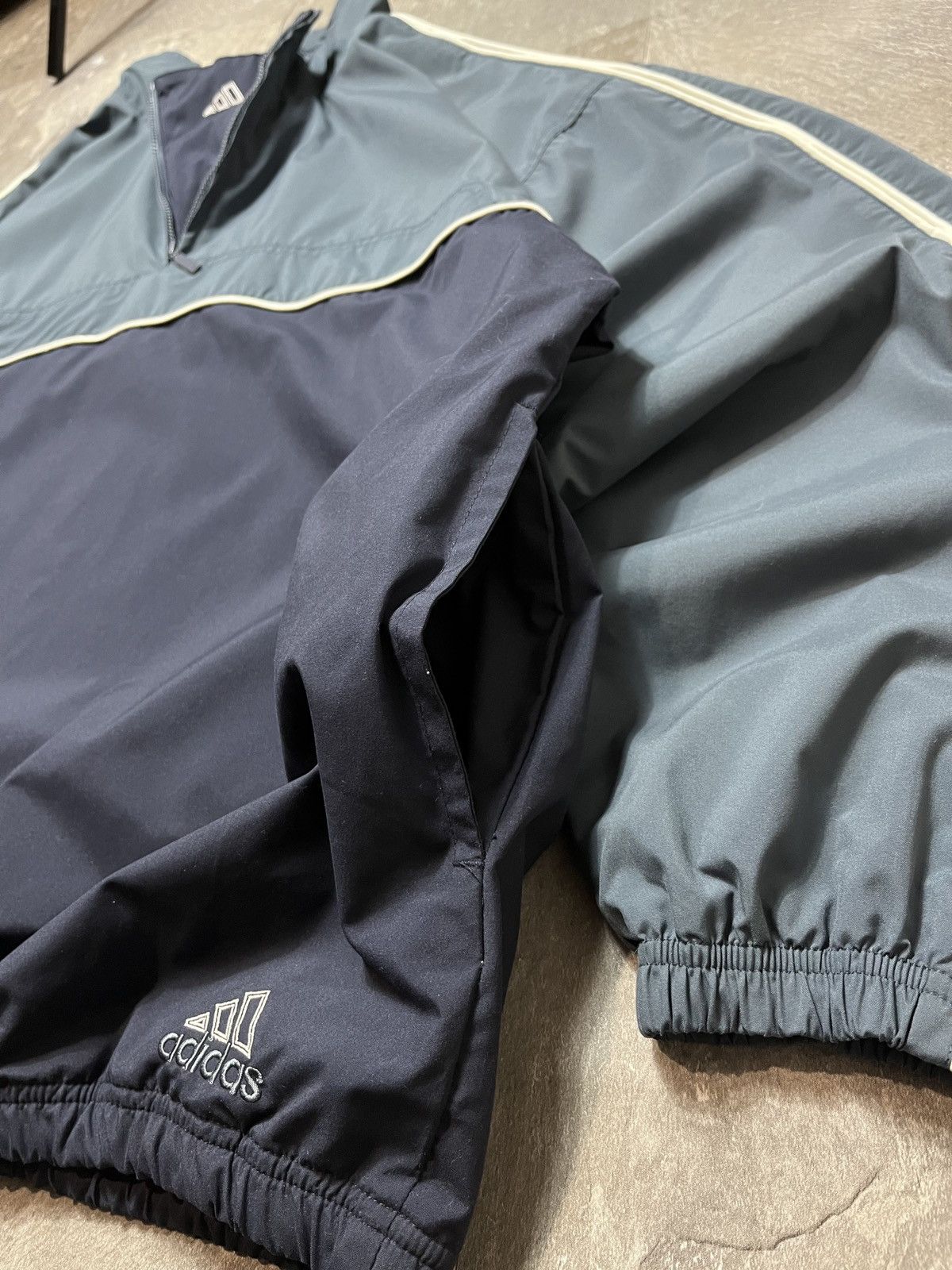 Adidas Adidas 90s Vintage Center Logo Anorak Jacket Y2K Size US XL / EU 56 / 4 - 5 Thumbnail