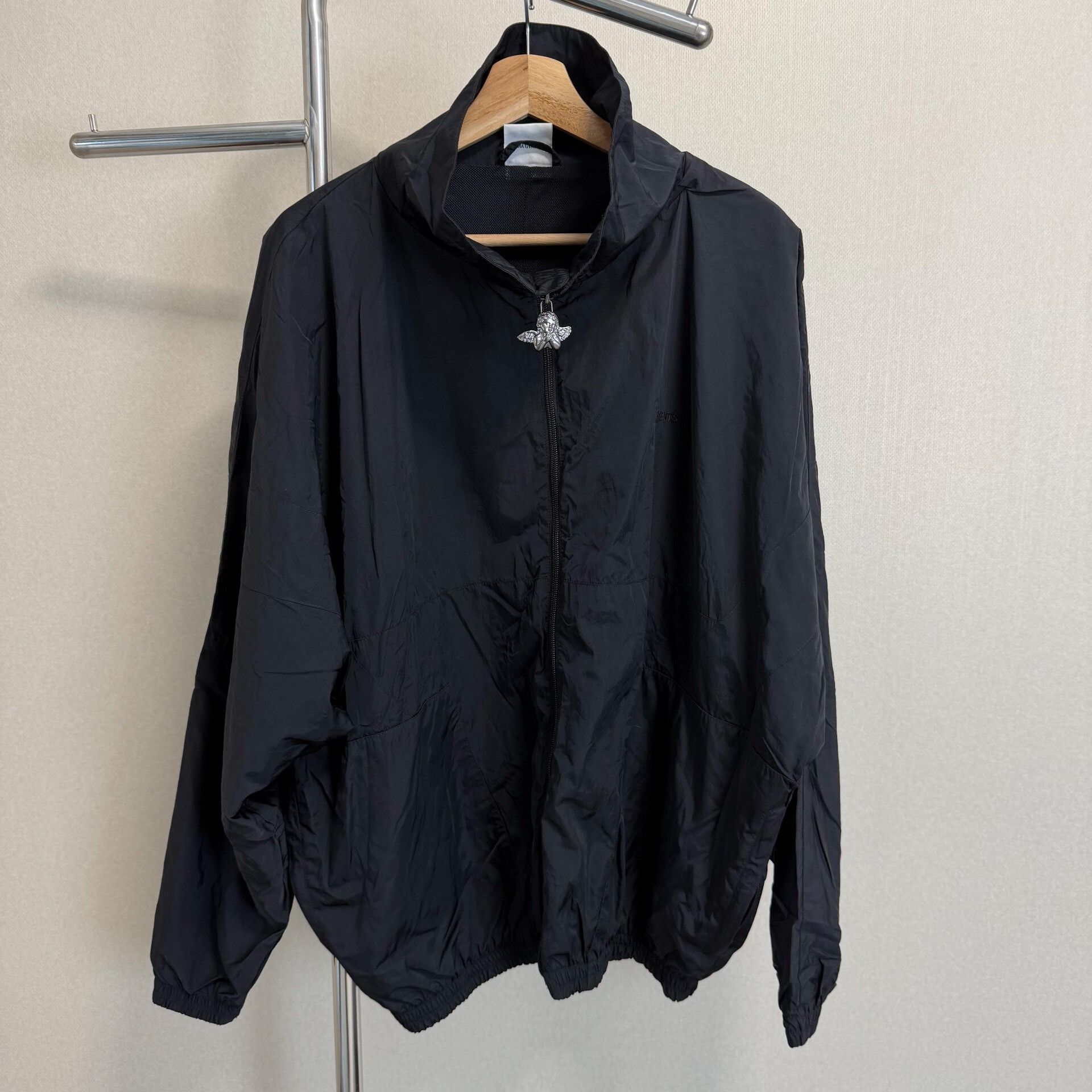 Vetements Vetements 18AW Angel Zipper Windbreaker Jacket Black Size US L / EU 52-54 / 3 - 1 Thumbnail