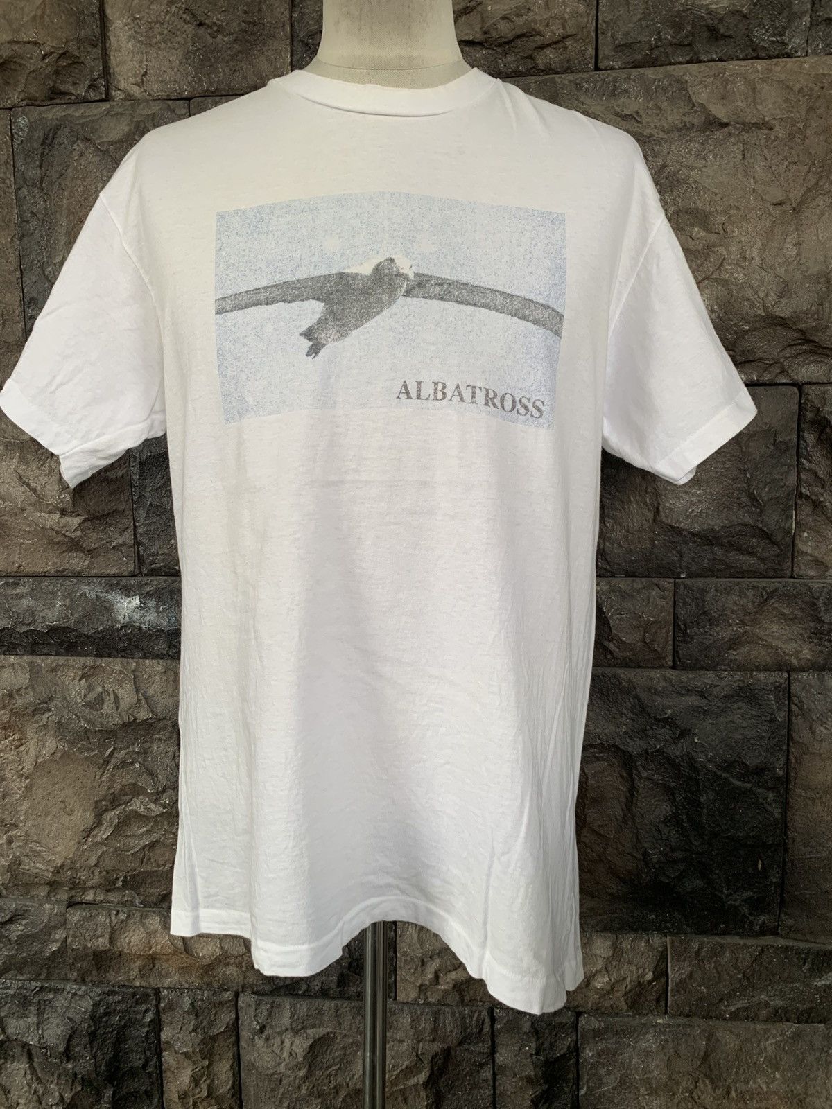 Arts & Science Vintage 90s Albatross Graphics Art / Magazine Style T shirt Size US L / EU 52-54 / 3 - 1 Thumbnail