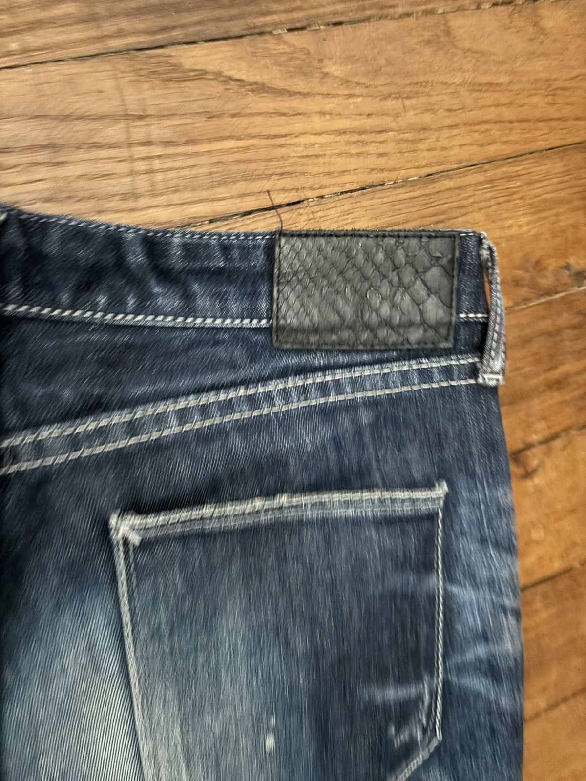 GOSTAR DE FUGA Fuga slim disstressed jeans Size US 33 - 4 Thumbnail