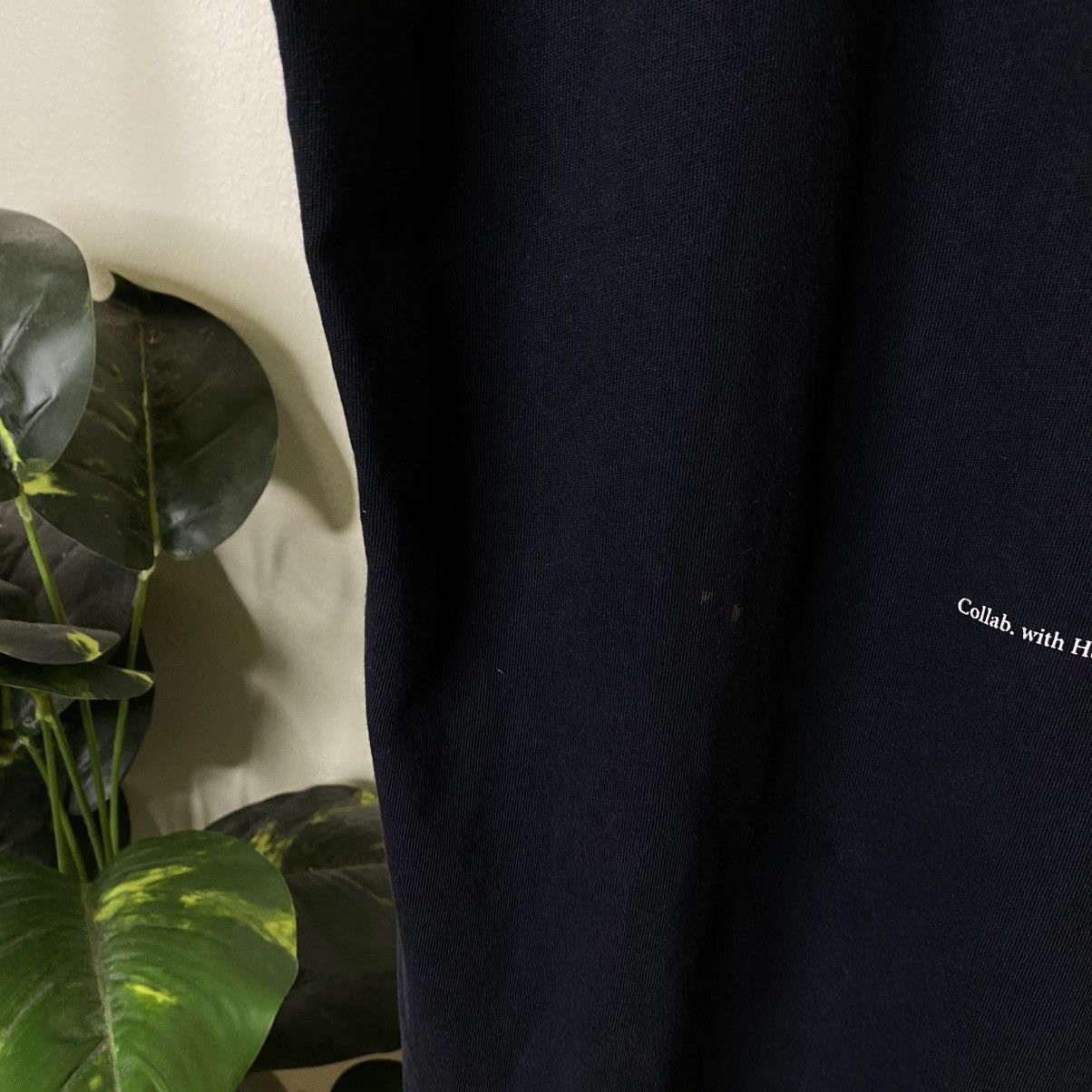 Japanese Brand Hajime Sorayama x Jurassic Park For Uniqlo UT Collabs Tee Size US L / EU 52-54 / 3 - 3 Thumbnail