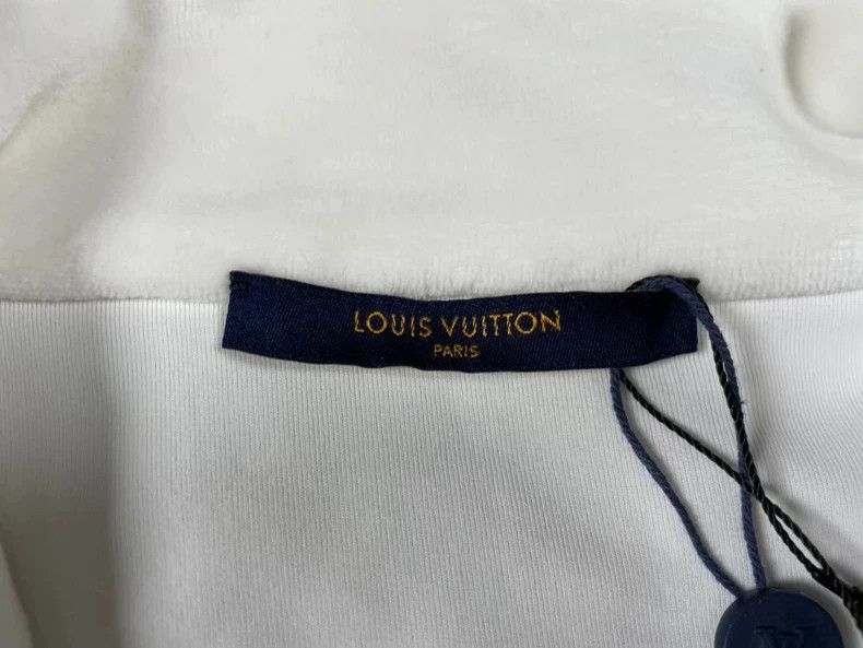 Louis Vuitton Louis Vuitton White flocked embossed half-zip sweatshirt 25 Size US XS / EU 42 / 0 - 5 Thumbnail