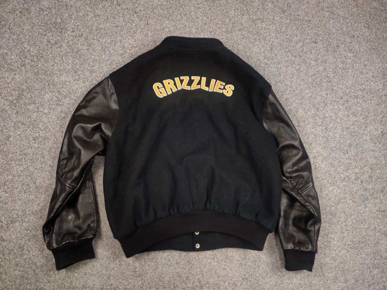 NBA Rare Vintage 90's Grizzlies Bern Wool Leather Bomber jacket Size US XL / EU 56 / 4 - 14 Thumbnail