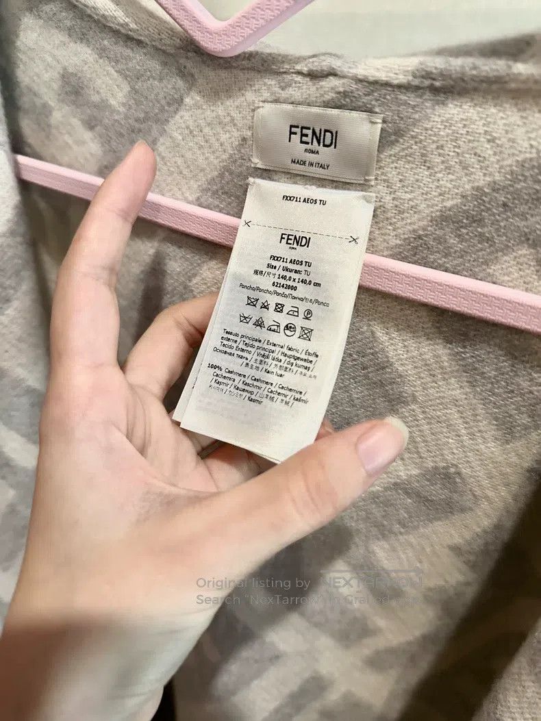 Fendi Fendi size 140*140 cm Cashmere Cloak Size M / US 6-8 / IT 42-44 - 3 Thumbnail