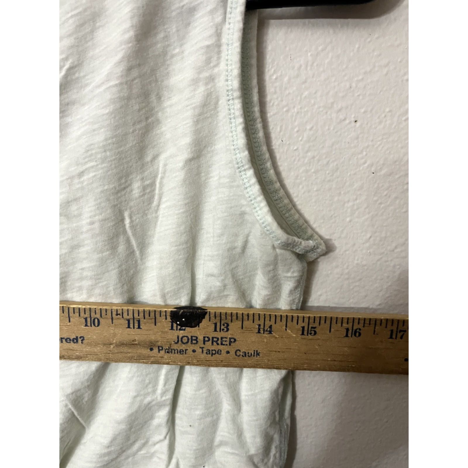 Eddie Bauer VINTAGE Eddie Bauer Tank Top Women Small Mint Green V-Neck Sleeveless Blouse Casual 90s Style Womens Size S / US 4 / IT 40 - 4 Thumbnail