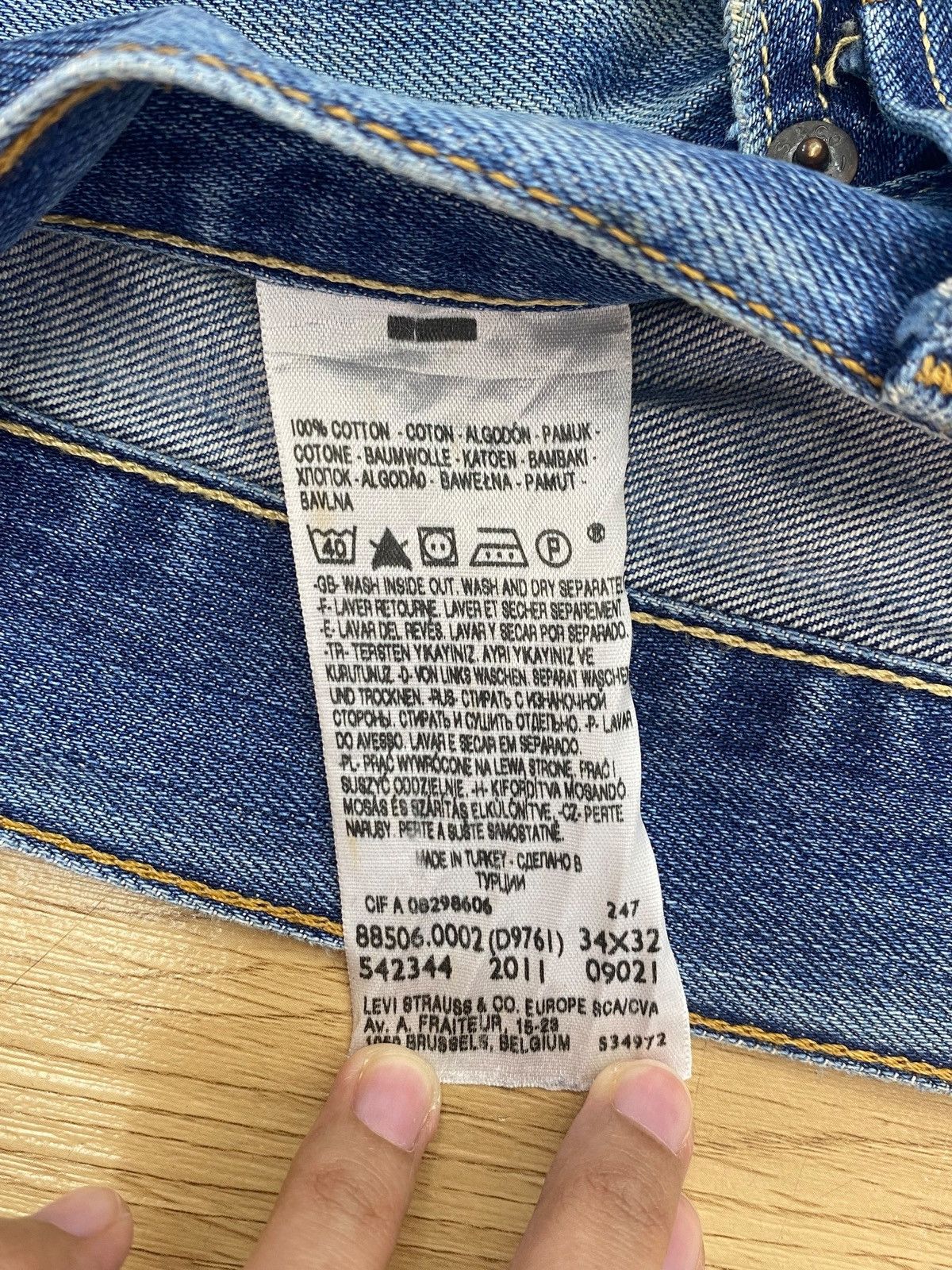 Levi's Levi’s Vintage 506 Whiskers Faded Wash Style Loose Jeans Size US 34 / EU 50 - 14 Thumbnail