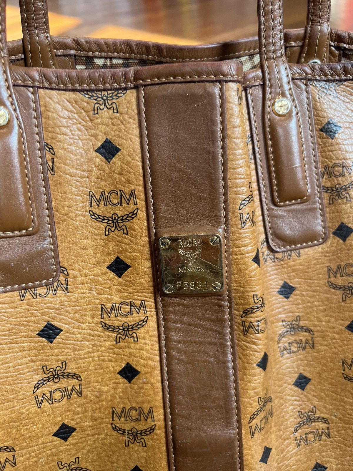 MCM MCM Liz Reversible Shopper Tote Bag Purse Handbag Size ONE SIZE - 3 Thumbnail