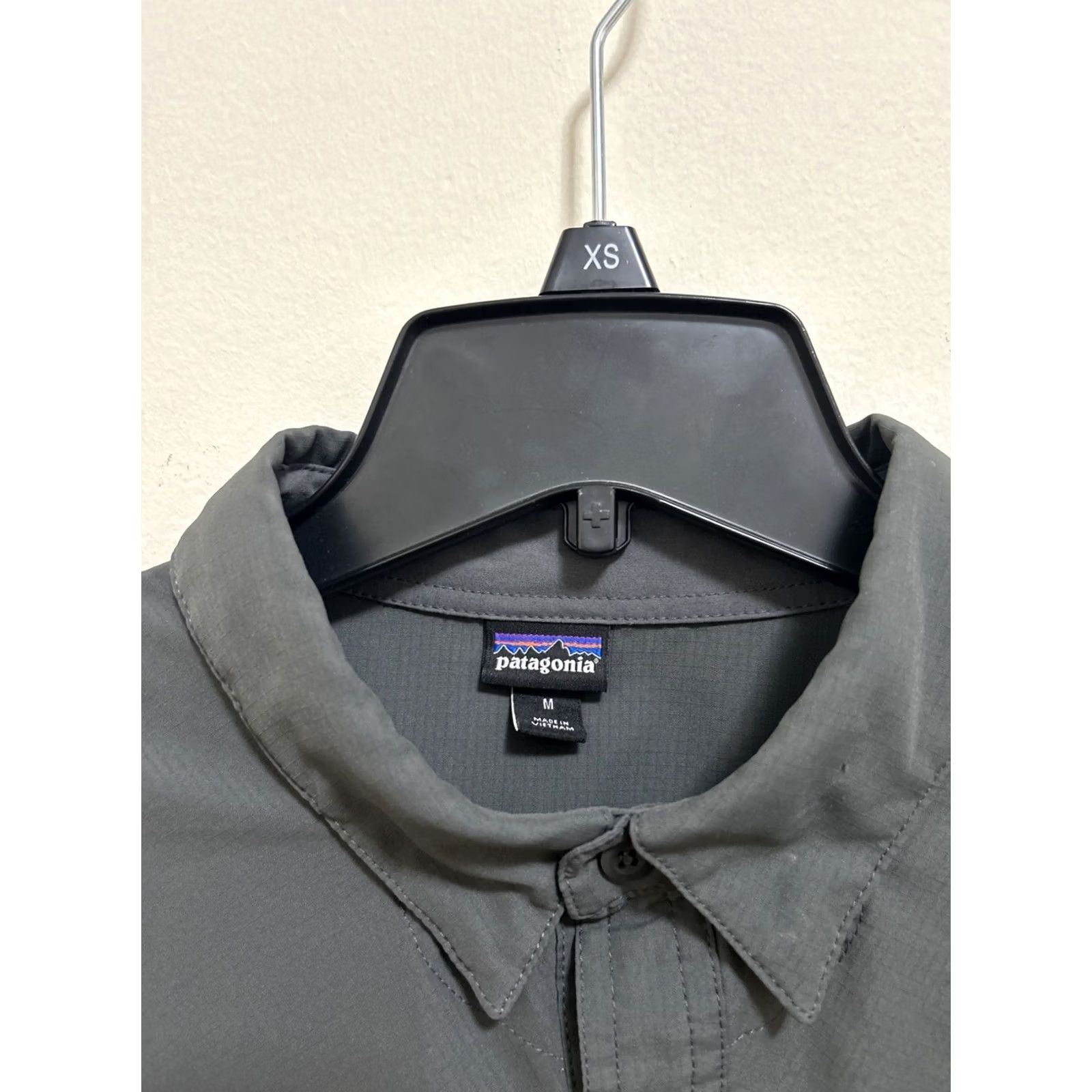 Patagonia Patagonia Shirt Mens Medium Long Sleeve Lightweight Field Gray Button-Down UV Protection Pockets Outdoor 90s? Size US M / EU 48-50 / 2 - 5 Thumbnail