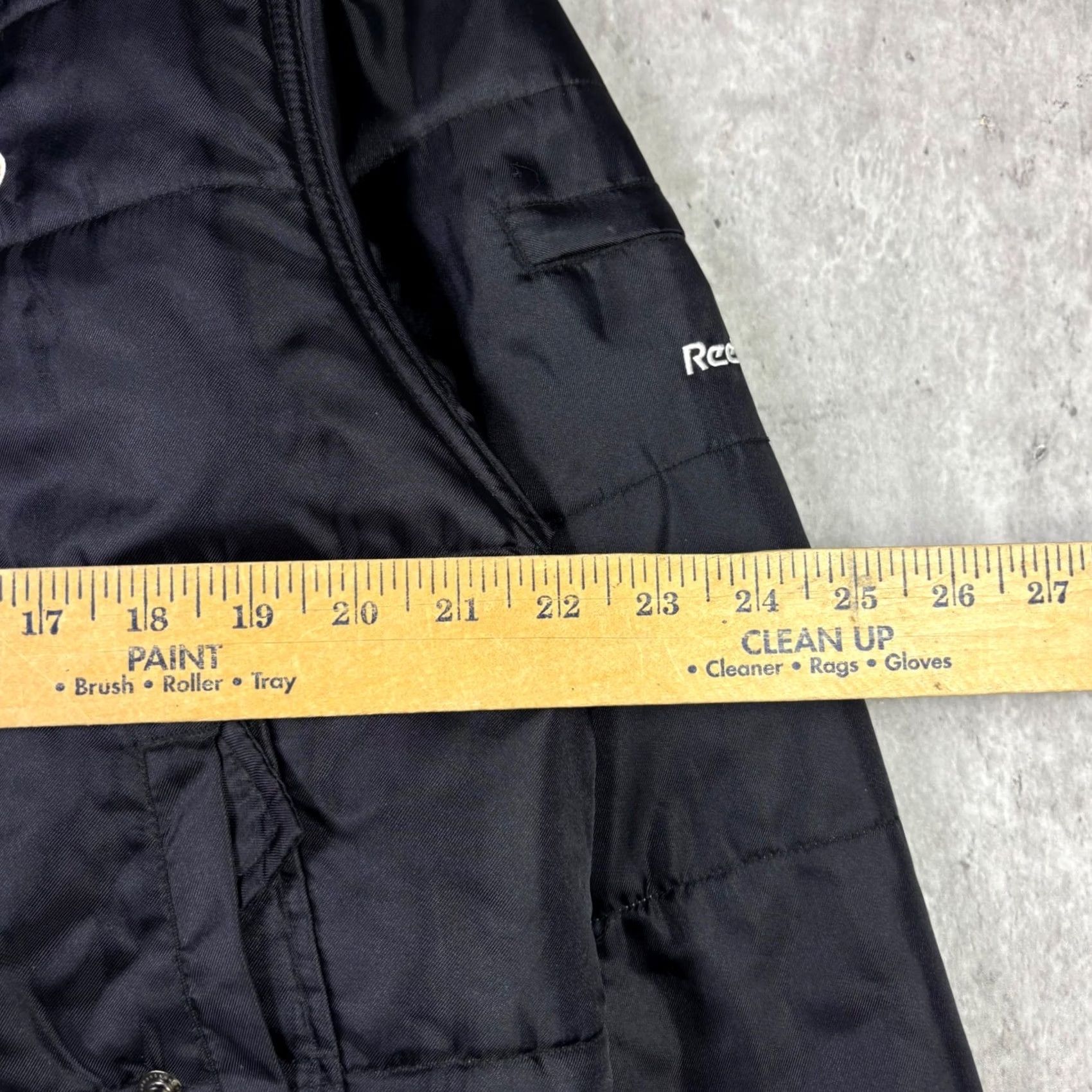 Reebok VINTAGE? No. Size US XL / EU 56 / 4 - 3 Thumbnail
