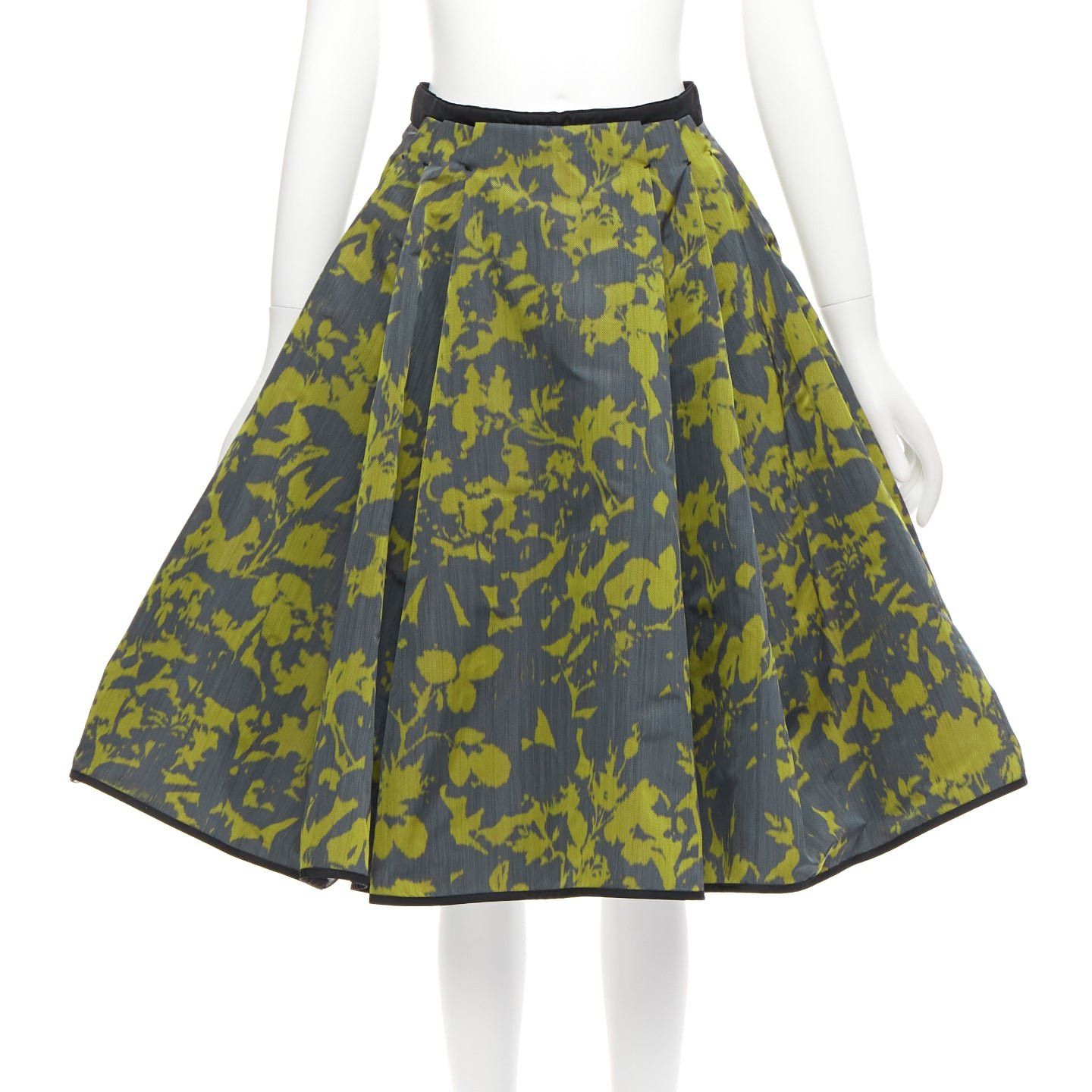 Louis Vuitton LOUIS VUITTON green floral jacquard velvet trim LV zip flared skirt Size 26" / US 2 / IT 38 - 1 Thumbnail