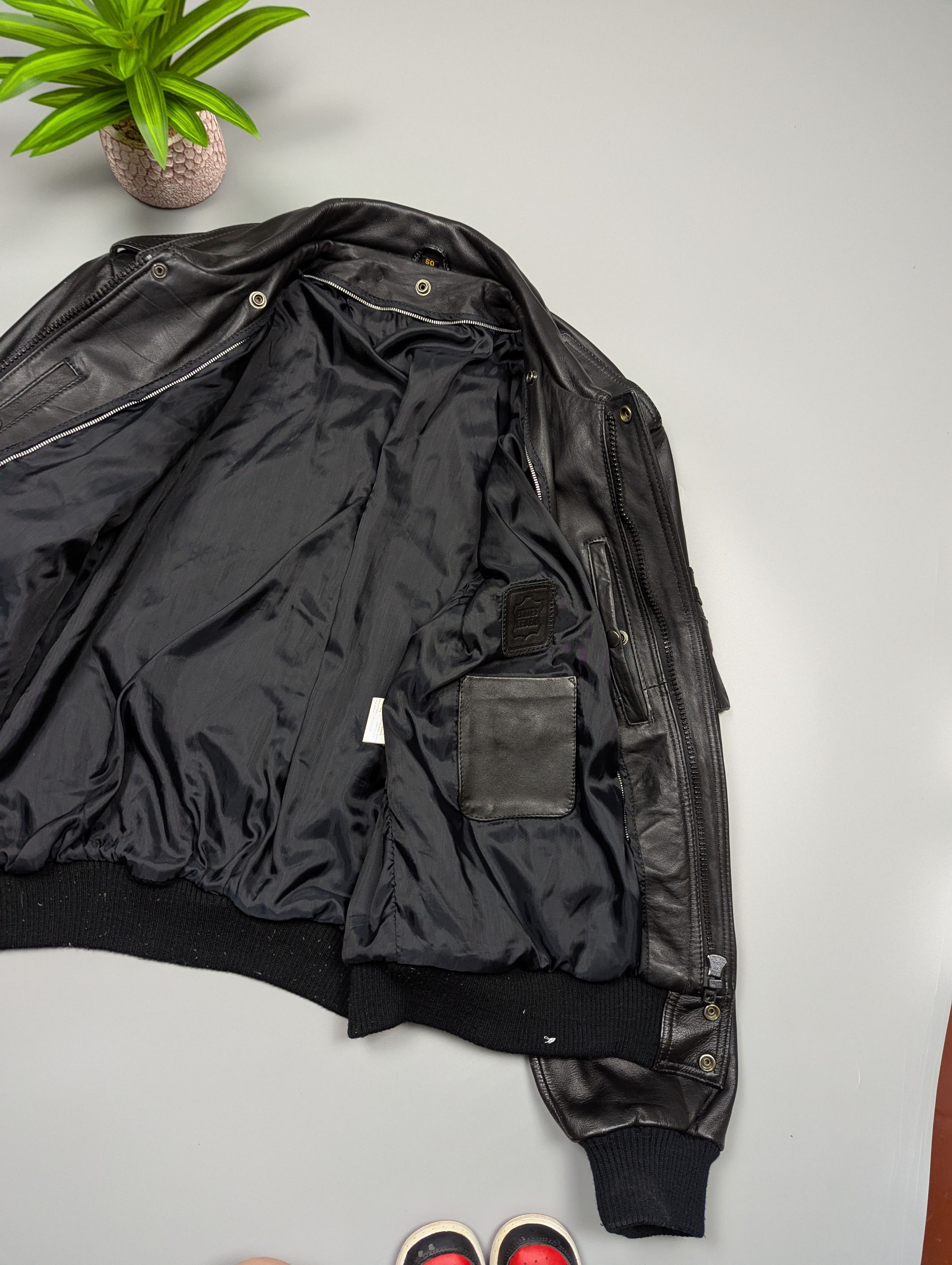 Leather × Vintage Men's Black Heavy Leather Biker Jacket Pilot Bomber Size US L / EU 52-54 / 3 - 5 Thumbnail