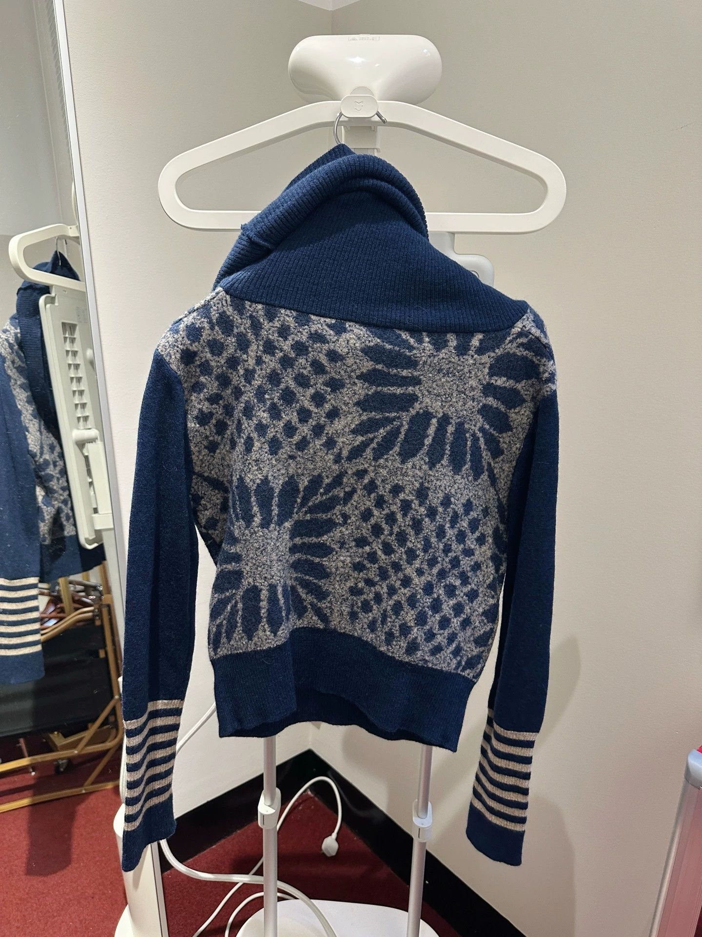 Vivienne Westwood VW Navy Irreg Sweater Off-shoulder/Turtleneck Size XS / US 0-2 / IT 36-38 - 4 Thumbnail