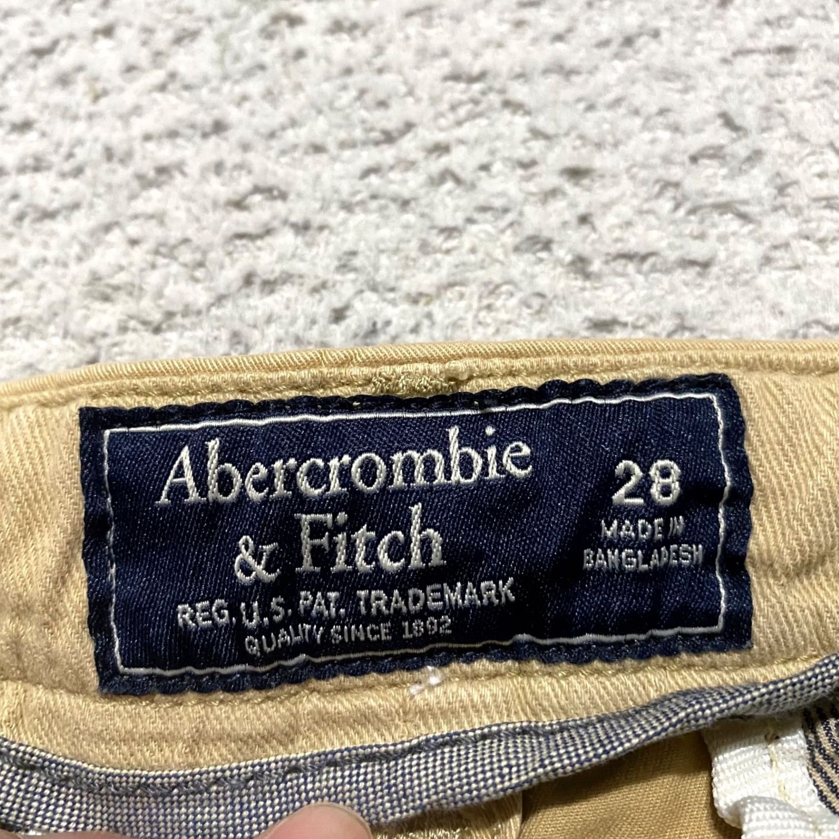 Abercrombie & Fitch Abercrombie & Fitch Shorts Mens sz 28 Beige Chino Inseam 8" Mid Rise Pockets Size US 28 / EU 44 - 3 Thumbnail