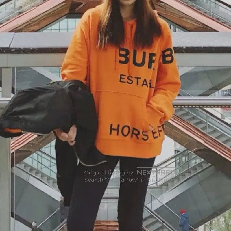 Burberry Burberry Women's Orange Knit Sweatshirt. Size S / US 4 / IT 40 - 4 Thumbnail