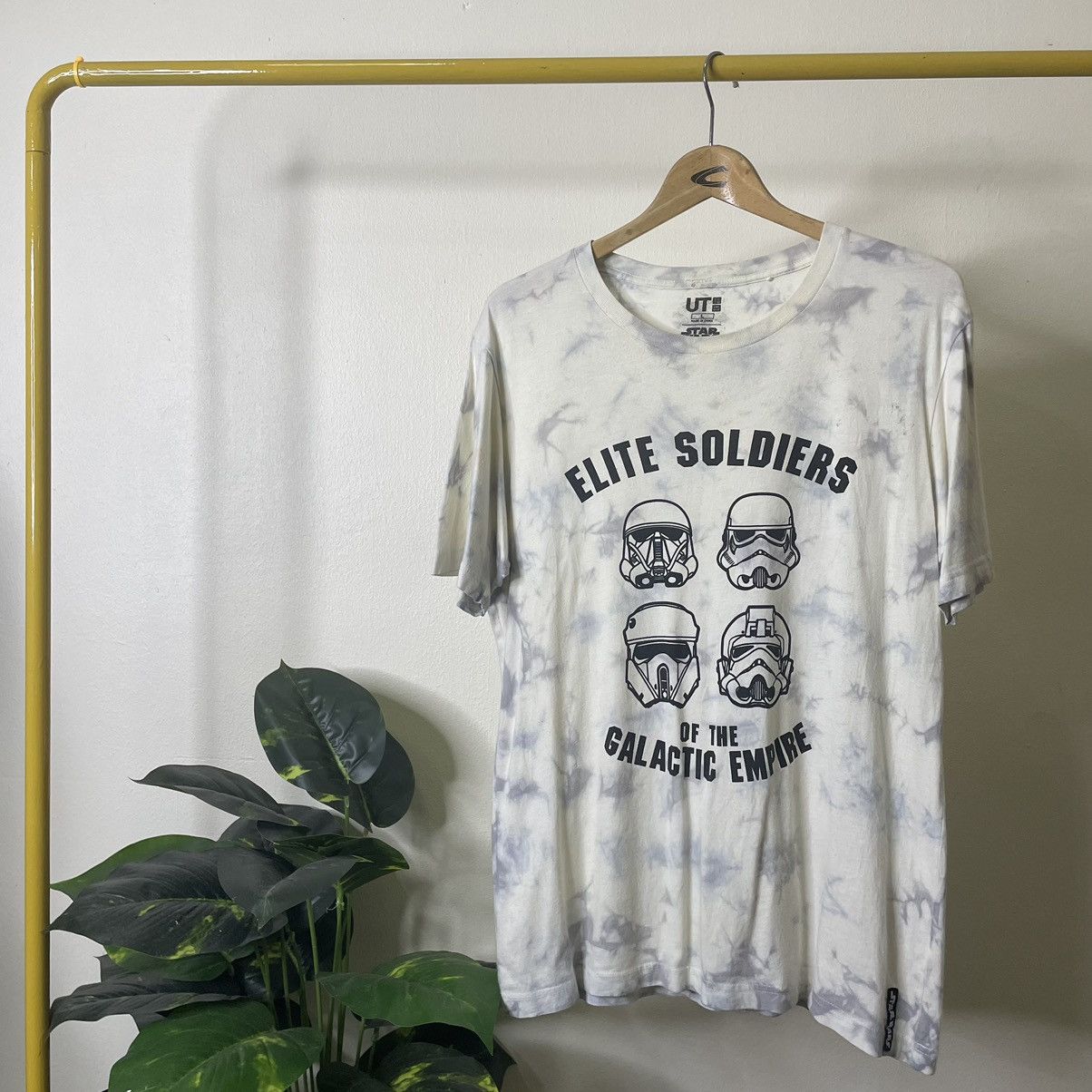 Japanese Brand × Star Wars × Uniqlo Uniqlo x Star Wars Elite Force Tie Dye Collaboration T Shirt Size US L / EU 52-54 / 3 - 1 Thumbnail