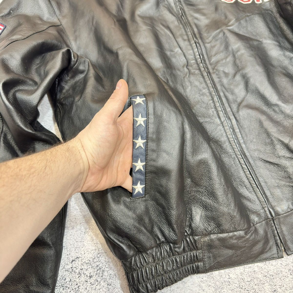 Other Vintage Mens Leather Bomber Jacket USA XL size Size US XL / EU 56 / 4 - 3 Thumbnail