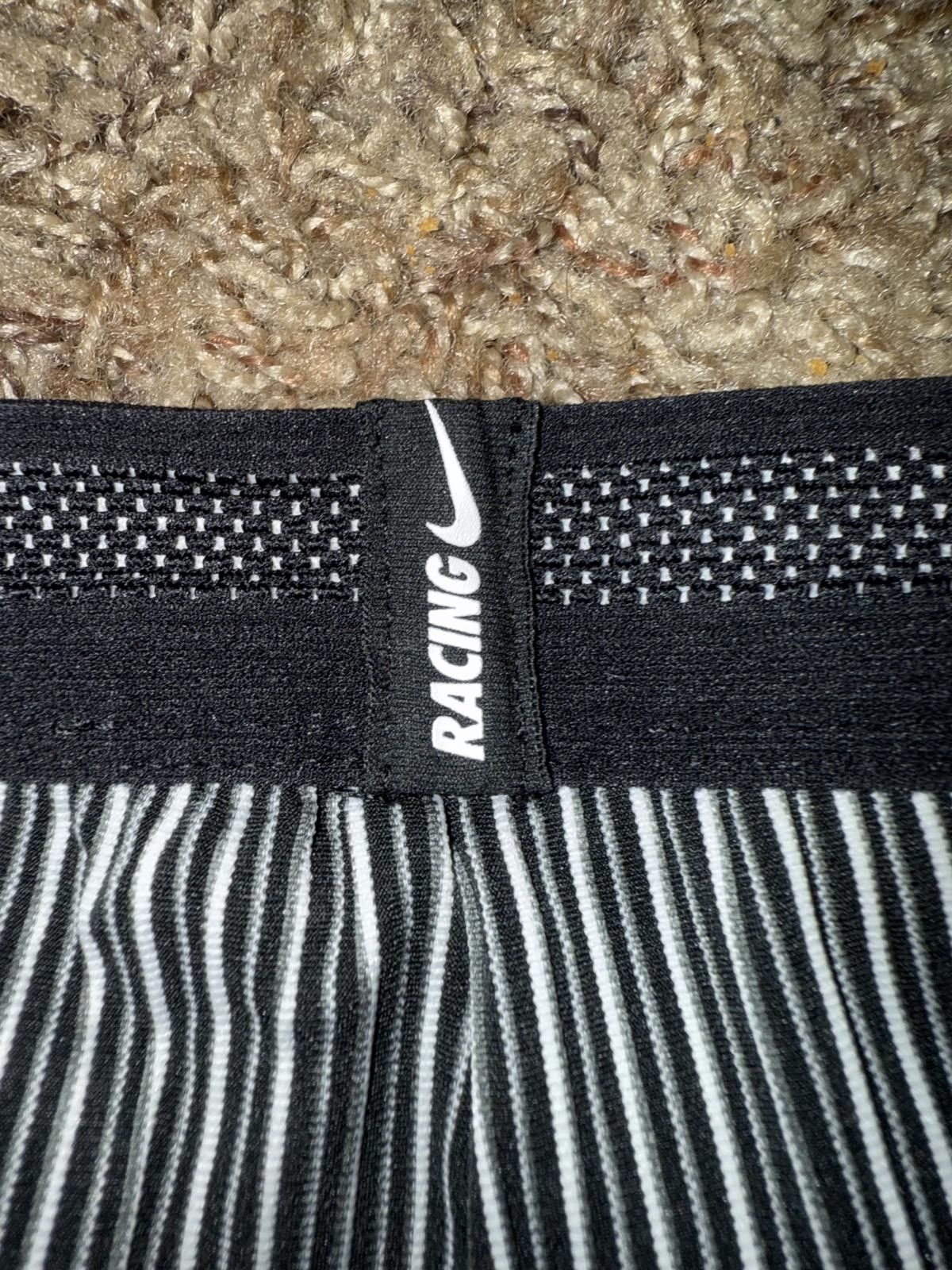 Nike Nike Men’s Dri-Fit ADV Aeroswift 1/2-Length Running Tights Size US 34 / EU 50 - 10 Thumbnail