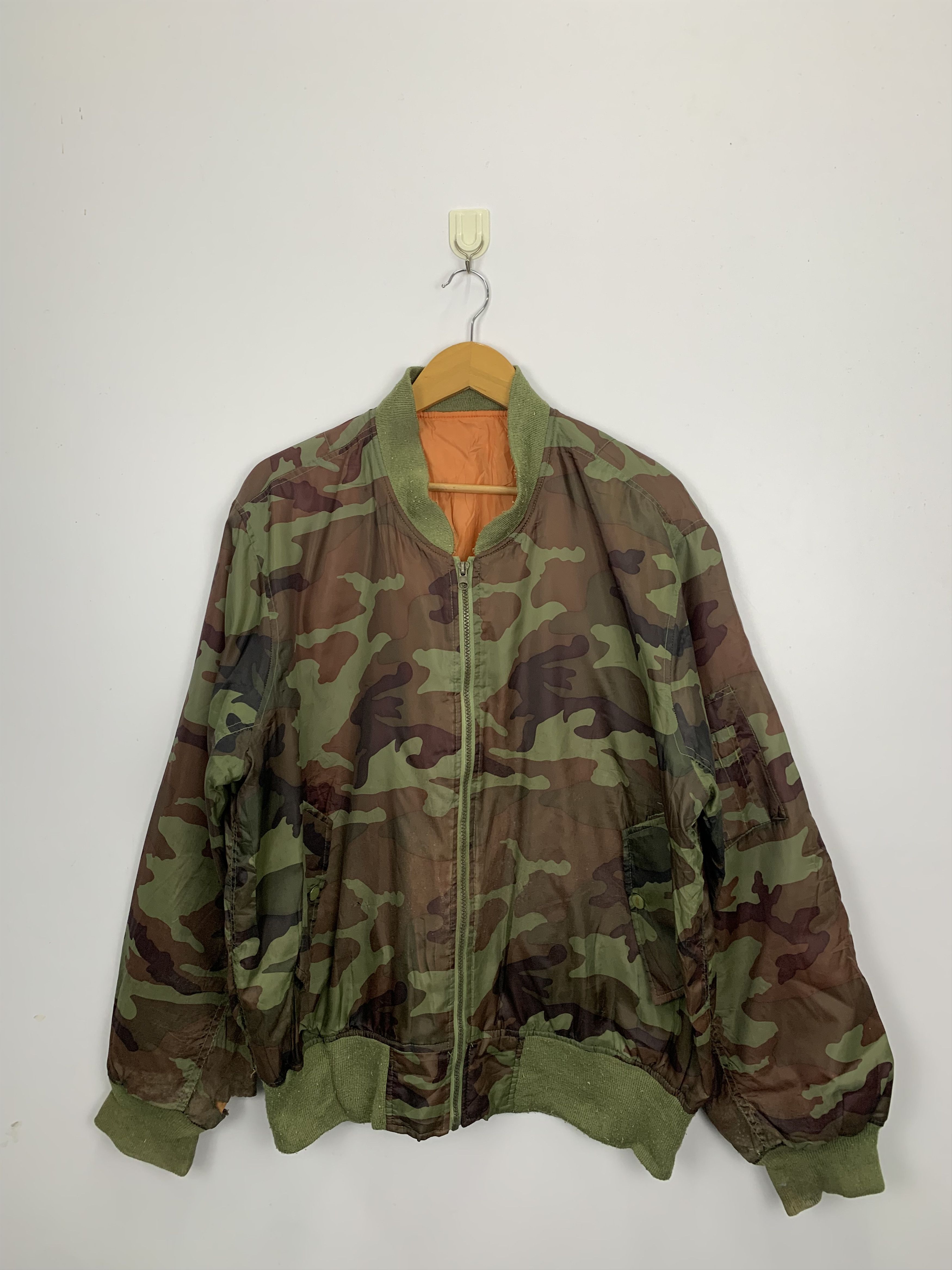 Vintage Vintage Camo Military Bomber Jacket J0798 Size US L / EU 52-54 / 3 - 1 Thumbnail