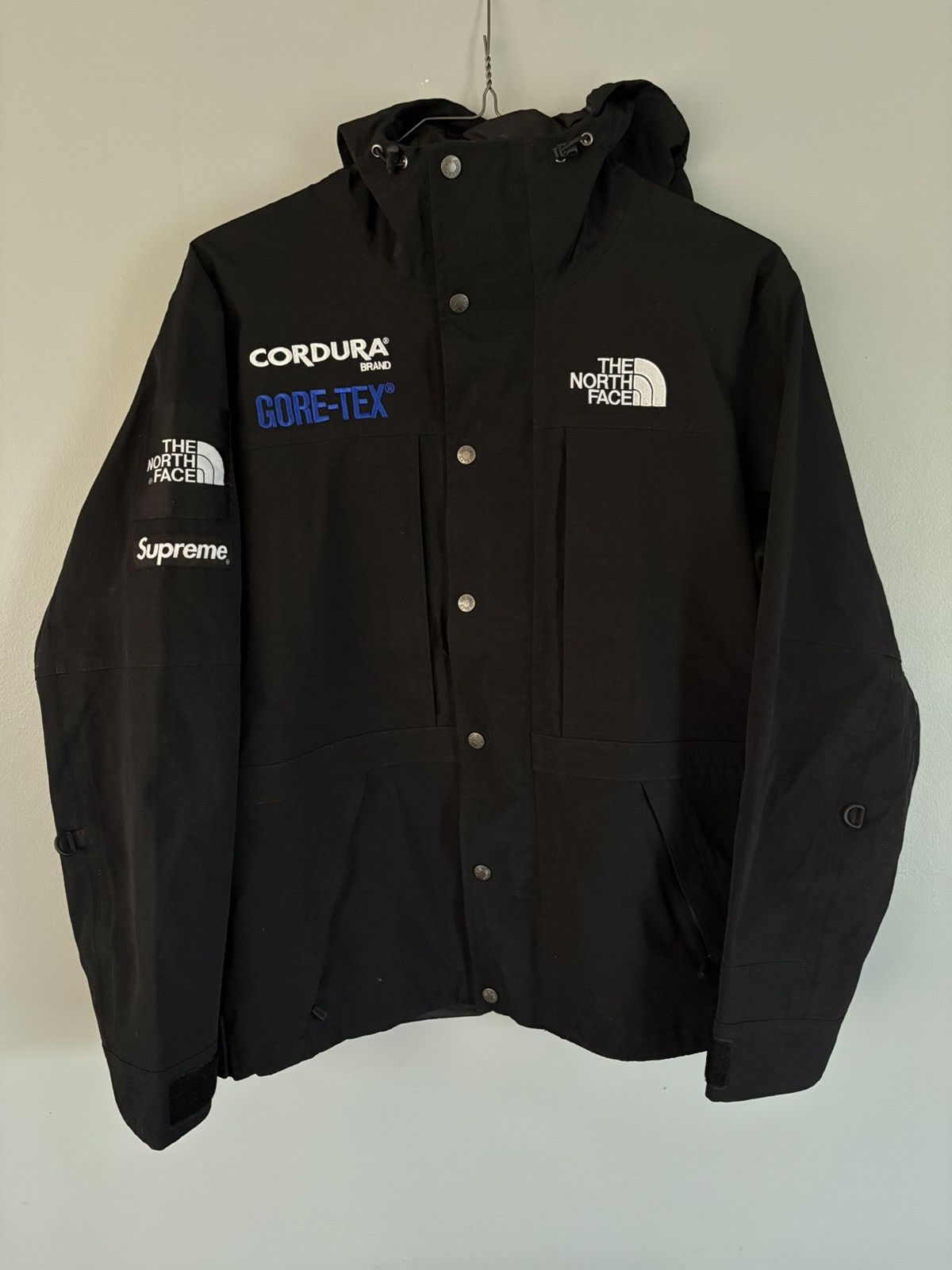 Supreme × The North Face Supreme x TNF Convertible Trekking Jacket