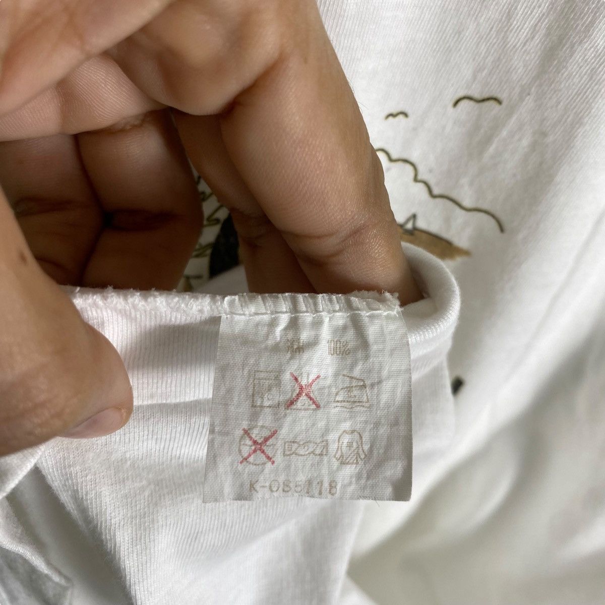 Vintage Vintage 90's KLEENEX BRAND The Softest Ever Promo Tee Shirt Size US S / EU 44-46 / 1 - 6 Thumbnail