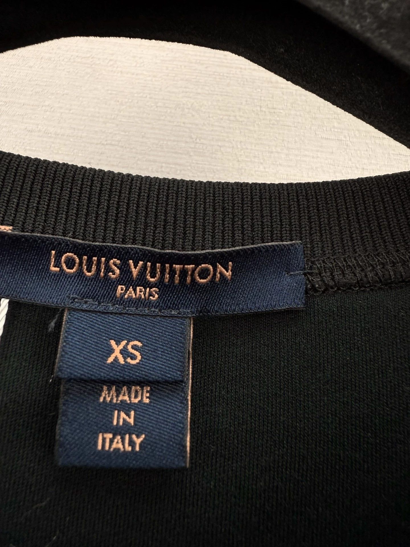 Louis Vuitton Louis Vuitton LV short-sleeved shirt Size XS / US 0-2 / IT 36-38 - 2 Thumbnail
