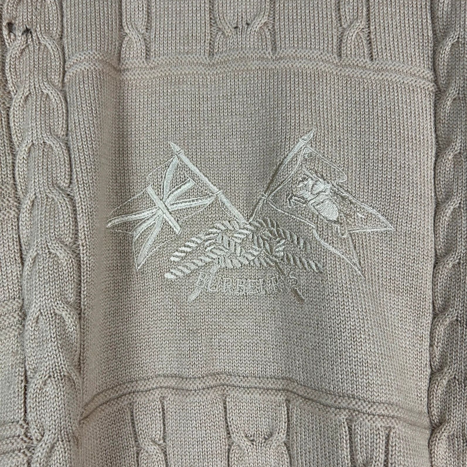 Burberry Burberrys knitwear vintage 90s beige big logo haft spellout Size US L / EU 52-54 / 3 - 5 Thumbnail