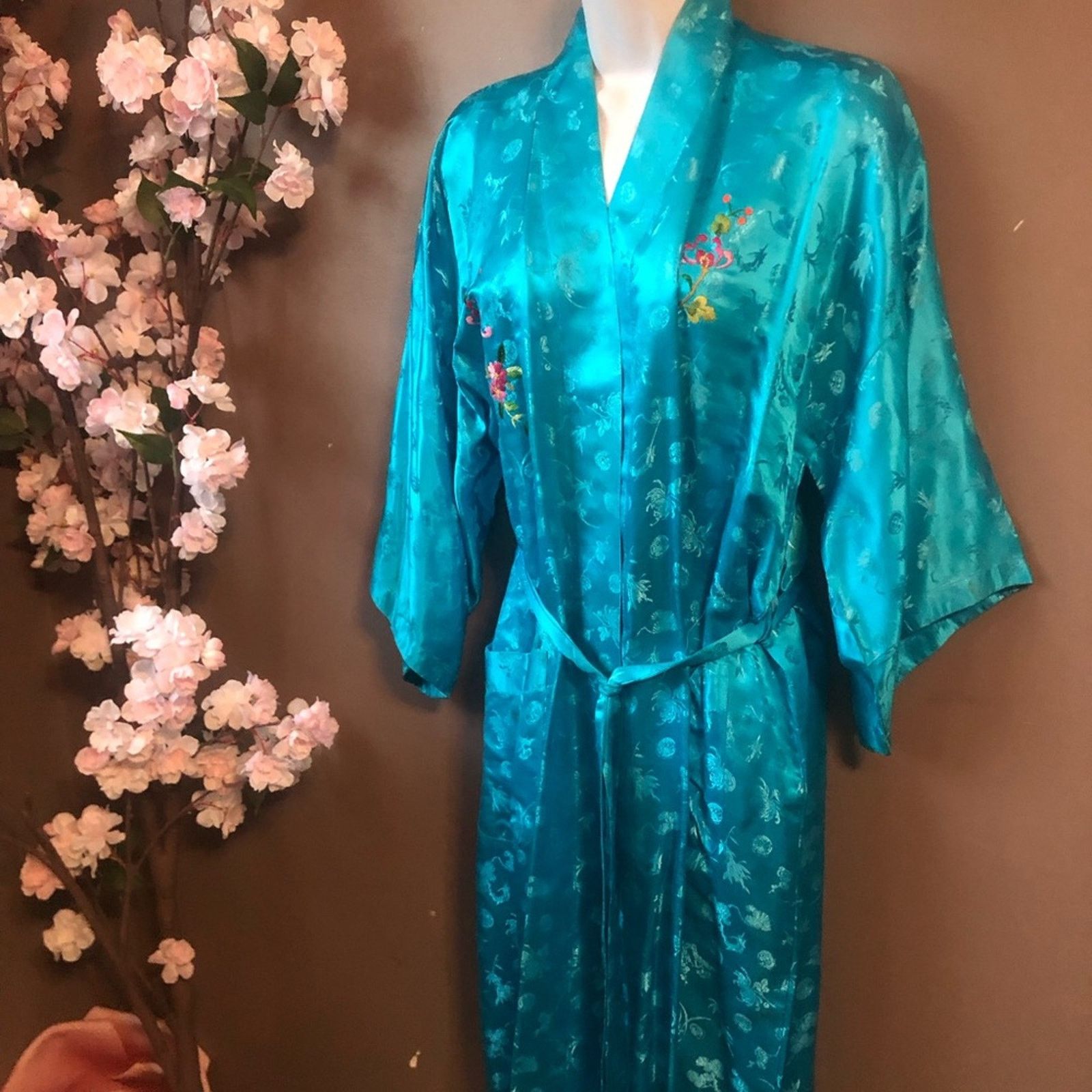 Embroidered silk robe floral