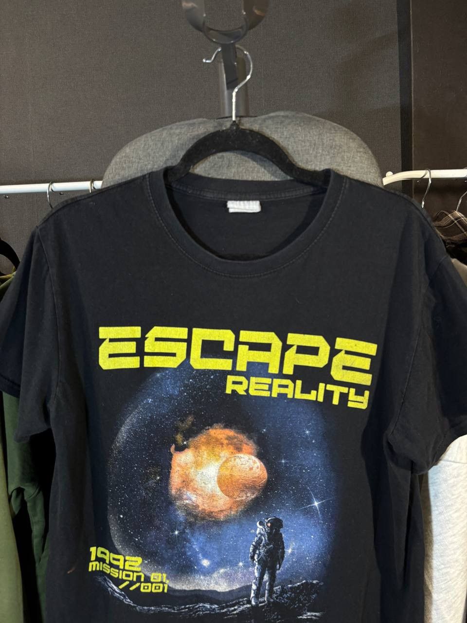 Other Escape Reality 1992 T-shirt Size:S Size US S / EU 44-46 / 1 - 3 Thumbnail