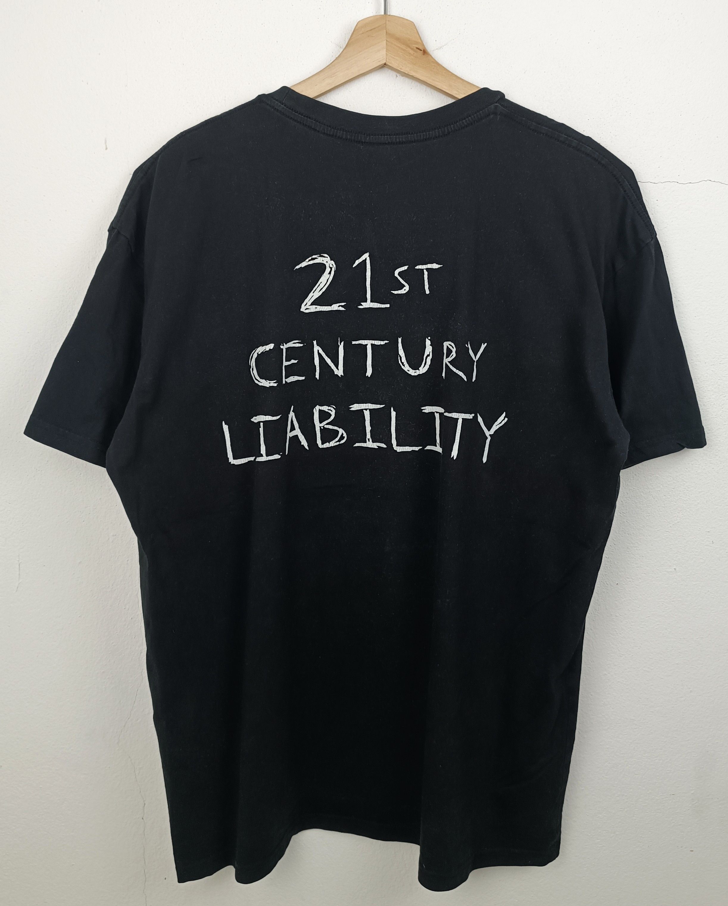 Band Tees VINTAGE YUNGBLUD 21ST CENTURY LIABILITY PUNK ROCK 182 41 TEE Size US XL / EU 56 / 4 - 4 Thumbnail