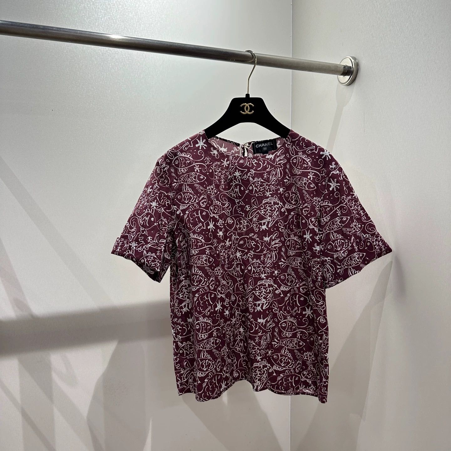 Chanel Chanel 25SS Fish Print Logo T-Shirt 38 Cotton Size S / US 4 / IT 40 - 1 Thumbnail