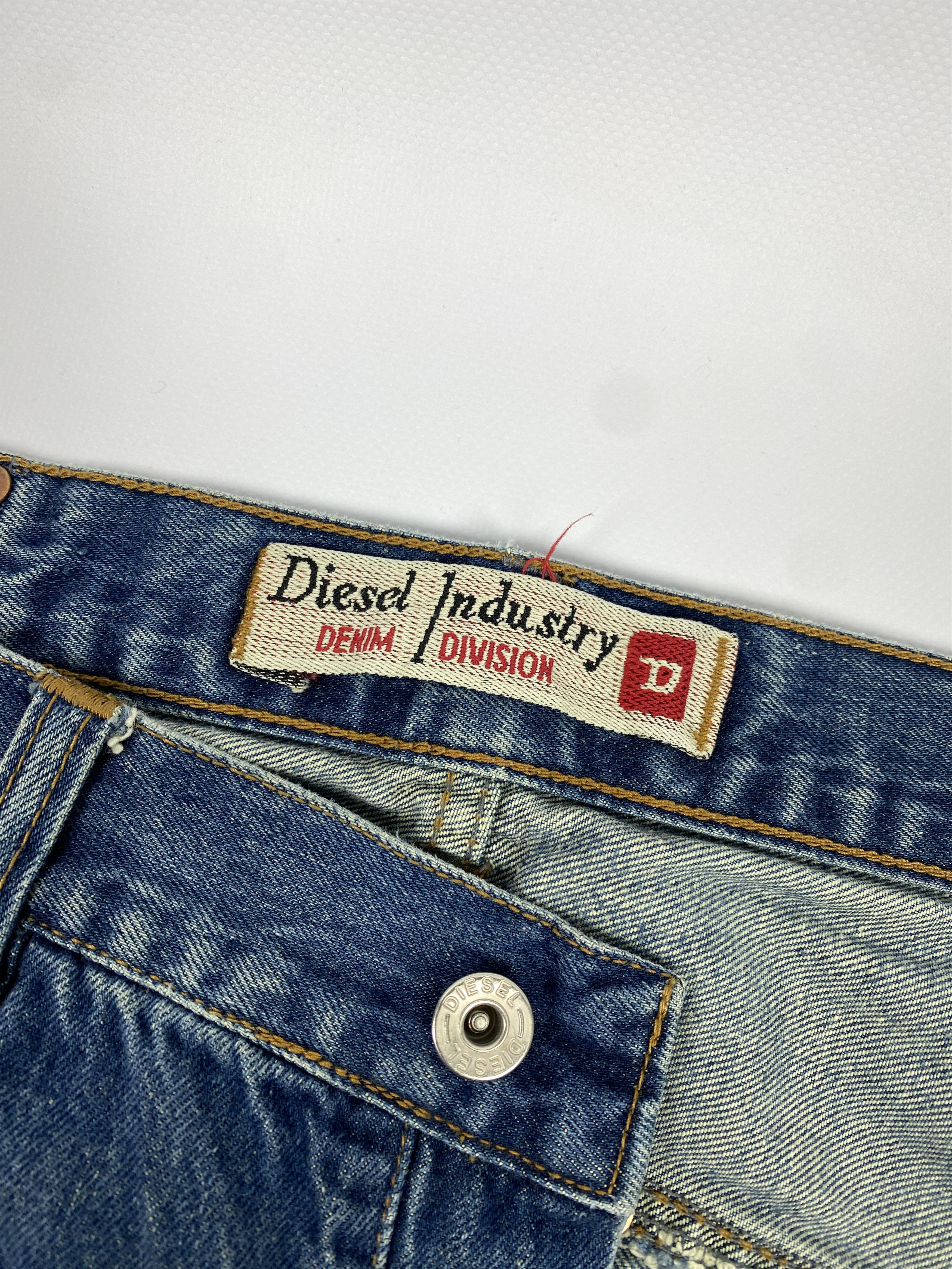 Diesel × Vintage Vintage Men`s Diesel Regular Fit Blue Denim Jeans Size 33 Size US 33 - 10 Thumbnail
