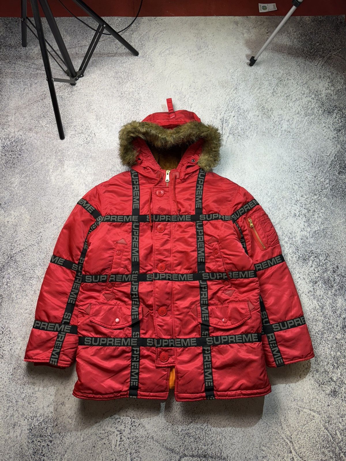 Supreme Supreme Logo Tape N-3B Parka Size US M / EU 48-50 / 2 - 1 Thumbnail