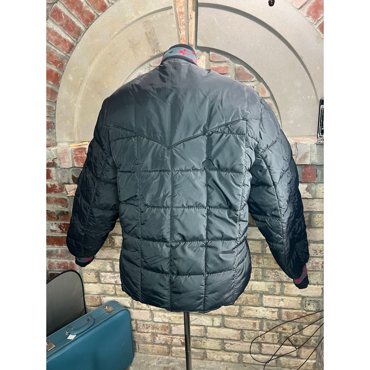 Walls walls puffer coat ski coat black red 1970s Size US L / EU 52-54 / 3 - 7 Thumbnail