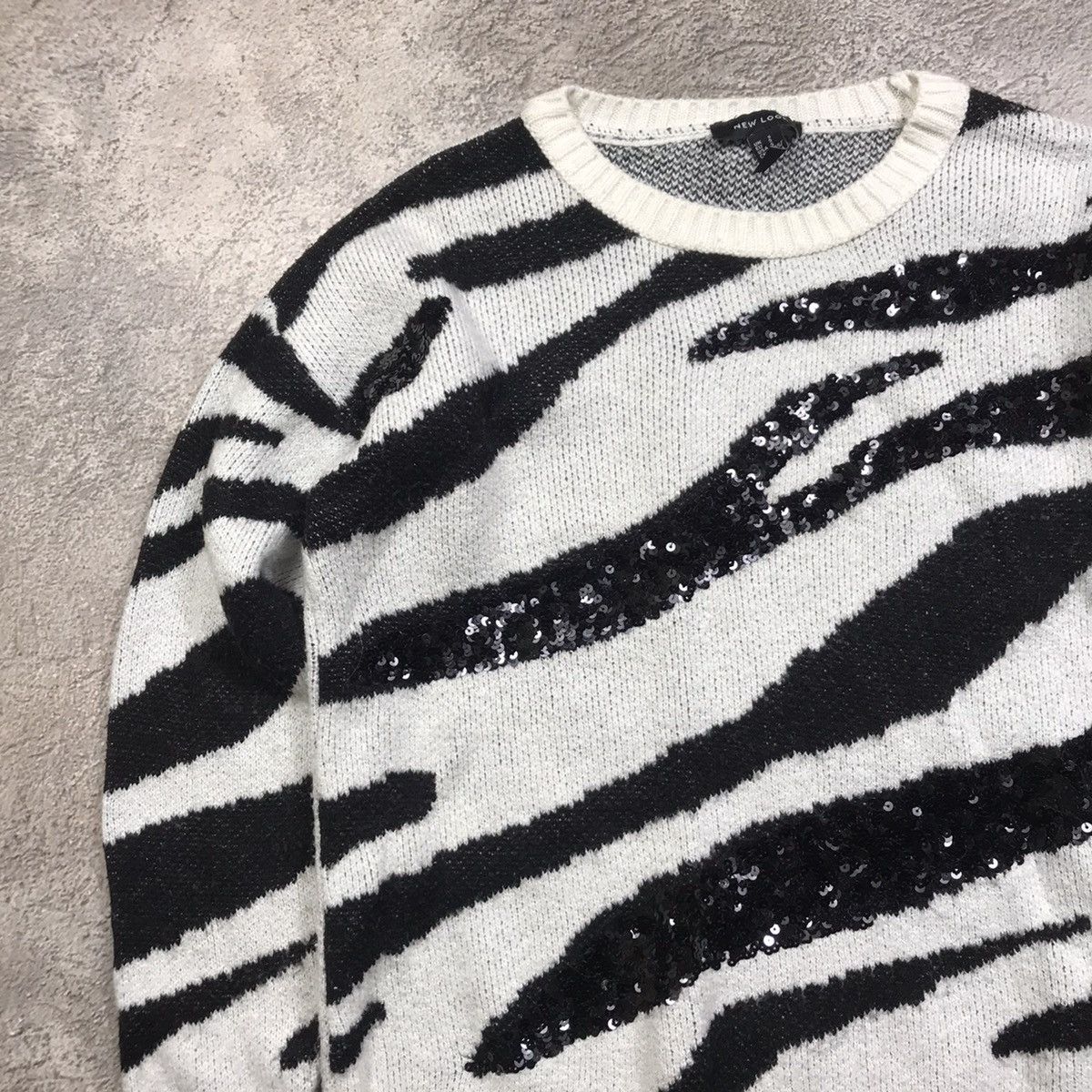 Vintage Vintage Y2K Zebra Stripe Knit Sweater Oversized Grunge L Size L / US 10 / IT 46 - 2 Thumbnail