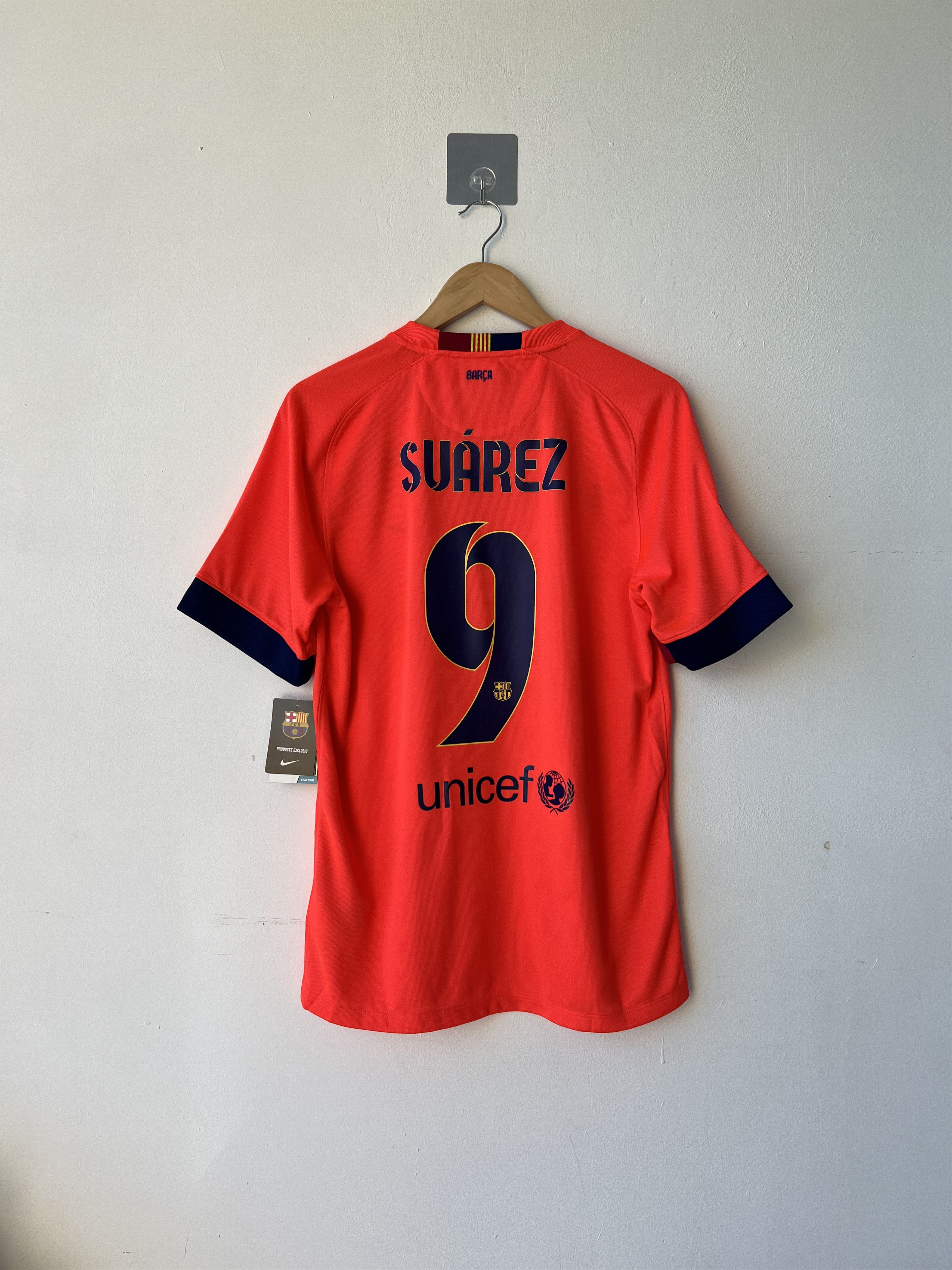 Nike (M) Barcelona 2014-15 Away Shirt Suarez #9 (NEW) Kit Size US M / EU 48-50 / 2 - 1 Thumbnail