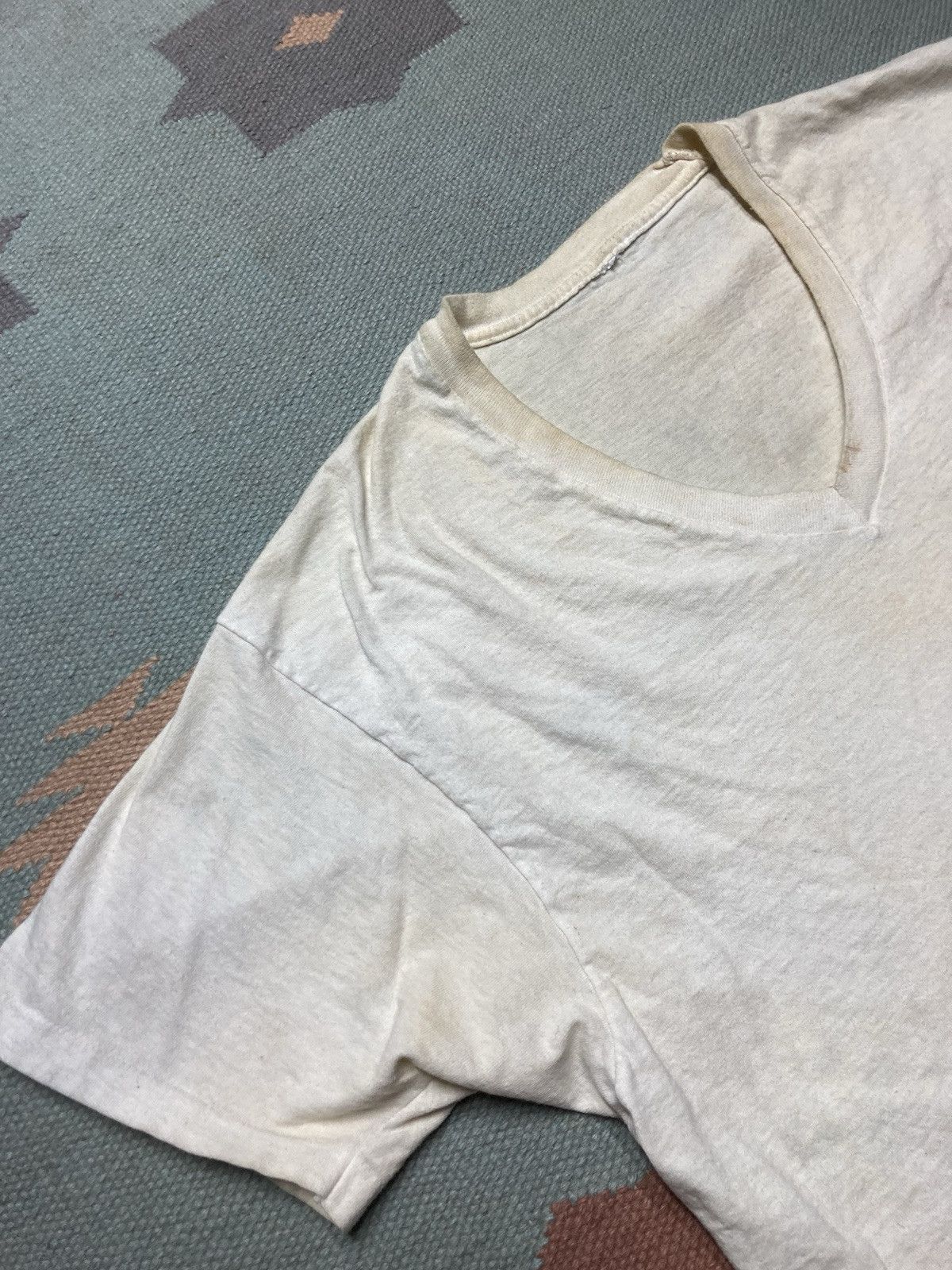 Vintage Vtg blank white tshirt v neck grunge single stitch cotton XL Size US XL / EU 56 / 4 - 6 Thumbnail
