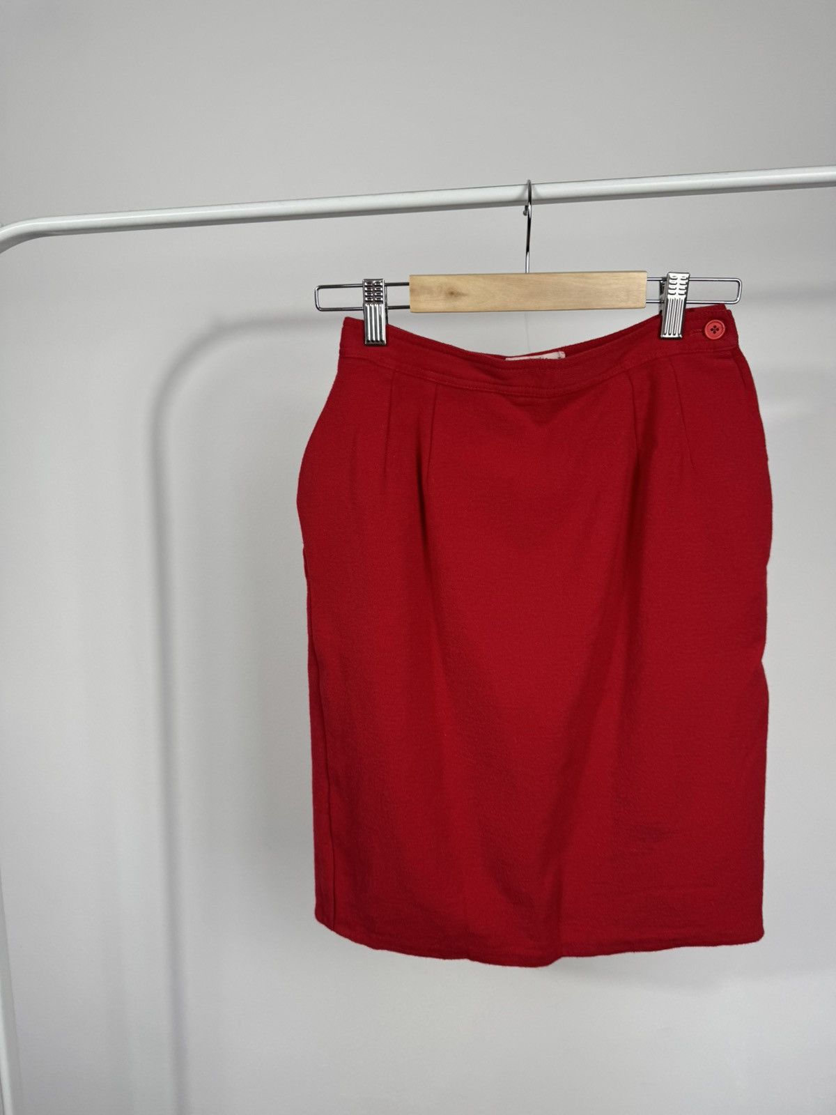 Valentino Vintage Valentino Studio Red Wool Pencil Midi Skirt Size 26" / US 2 / IT 38 - 2 Thumbnail