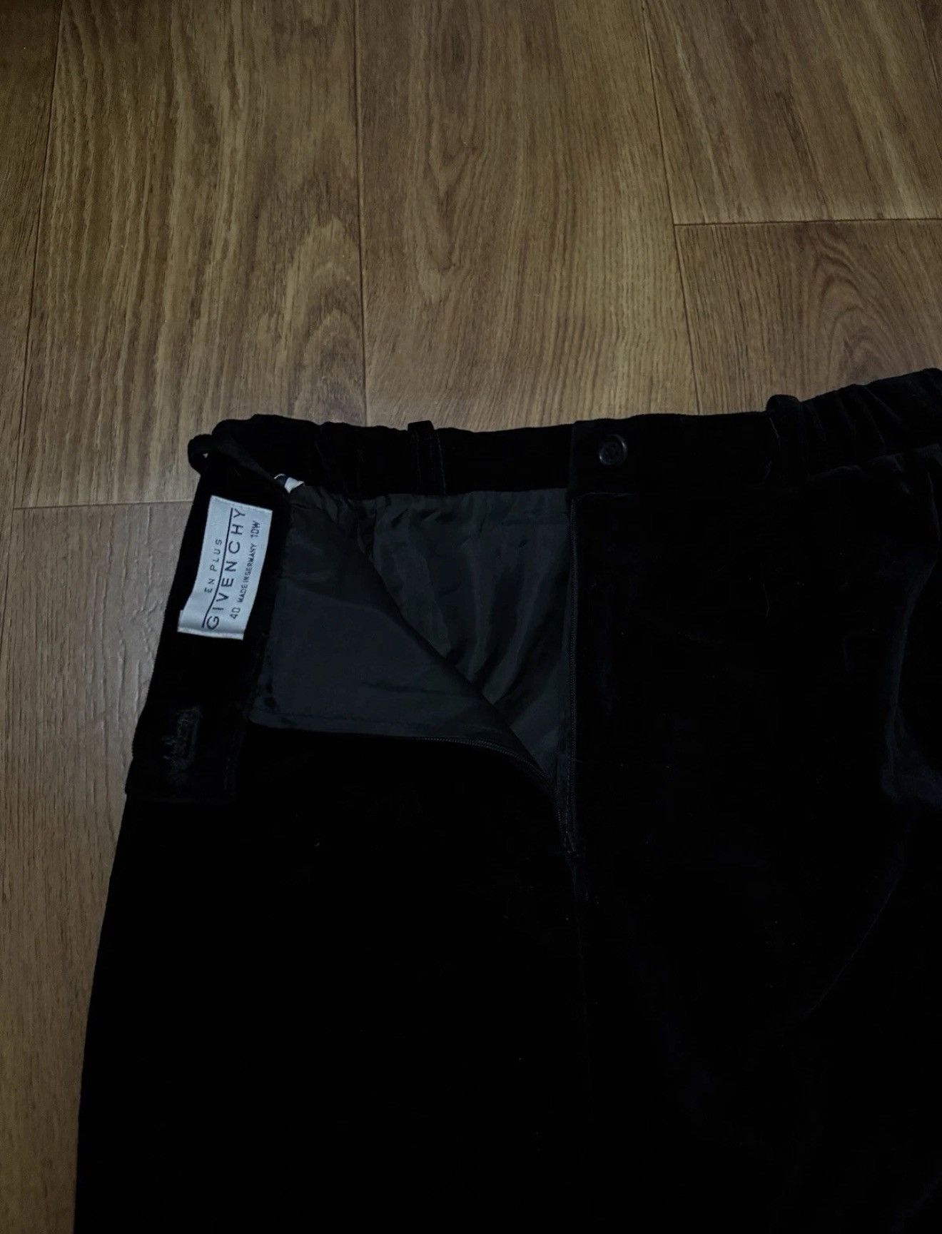 Givenchy Vintage Givenchy Velour Pensil Midi Skirt Germany Made Sz M Size 28" / US 6 / IT 42 - 6 Thumbnail