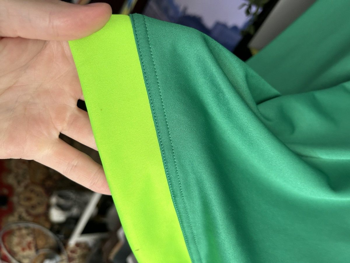 Adidas Real Madrid 2015/16 goalkeeper away adidas jersey Size US M / EU 48-50 / 2 - 8 Thumbnail