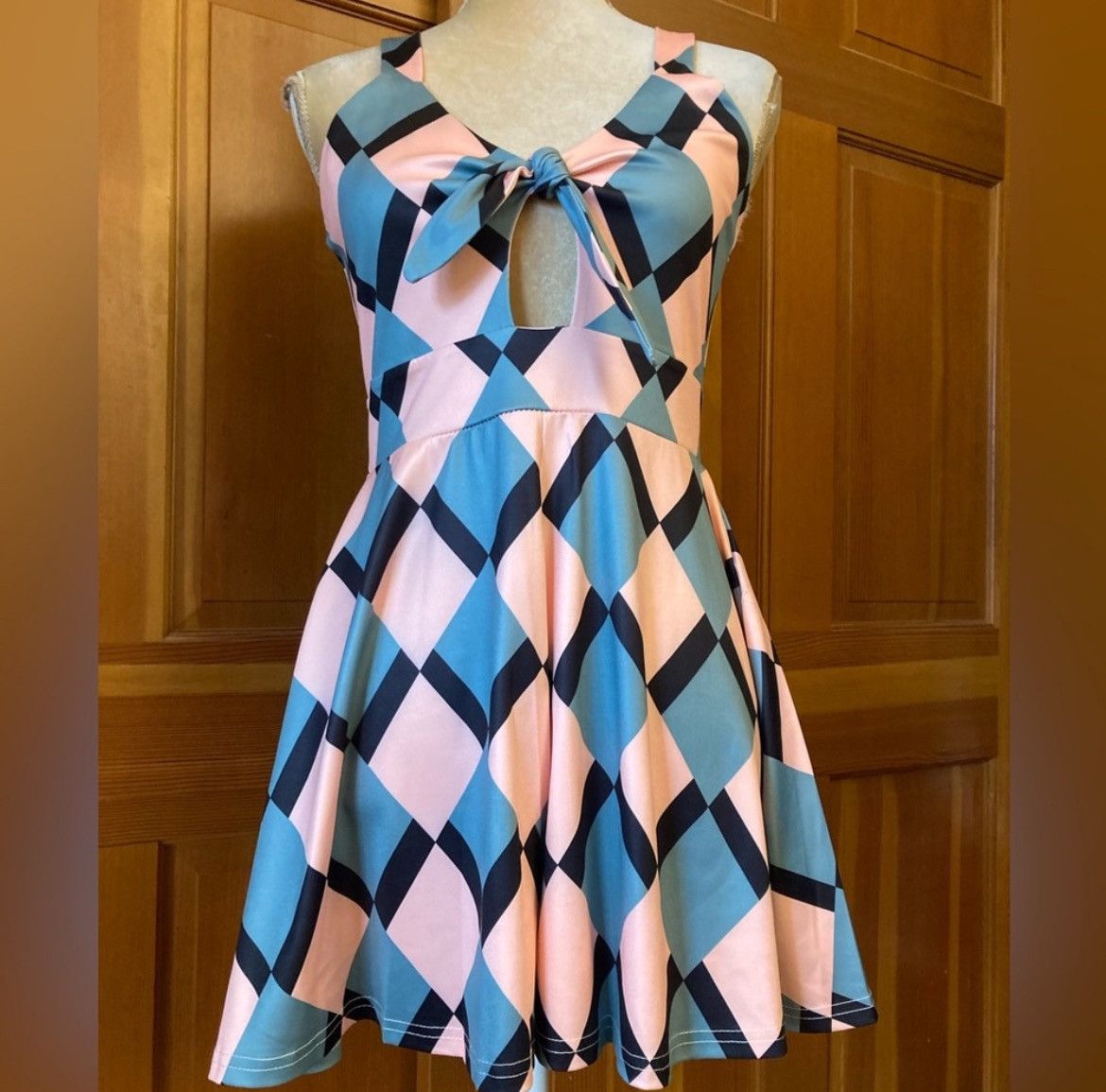 Designer × Other NWT, Lavishly Paris Woman’s Designer Spaghetti Strap Romper Size 28" / US 6 / IT 42 - 8 Thumbnail