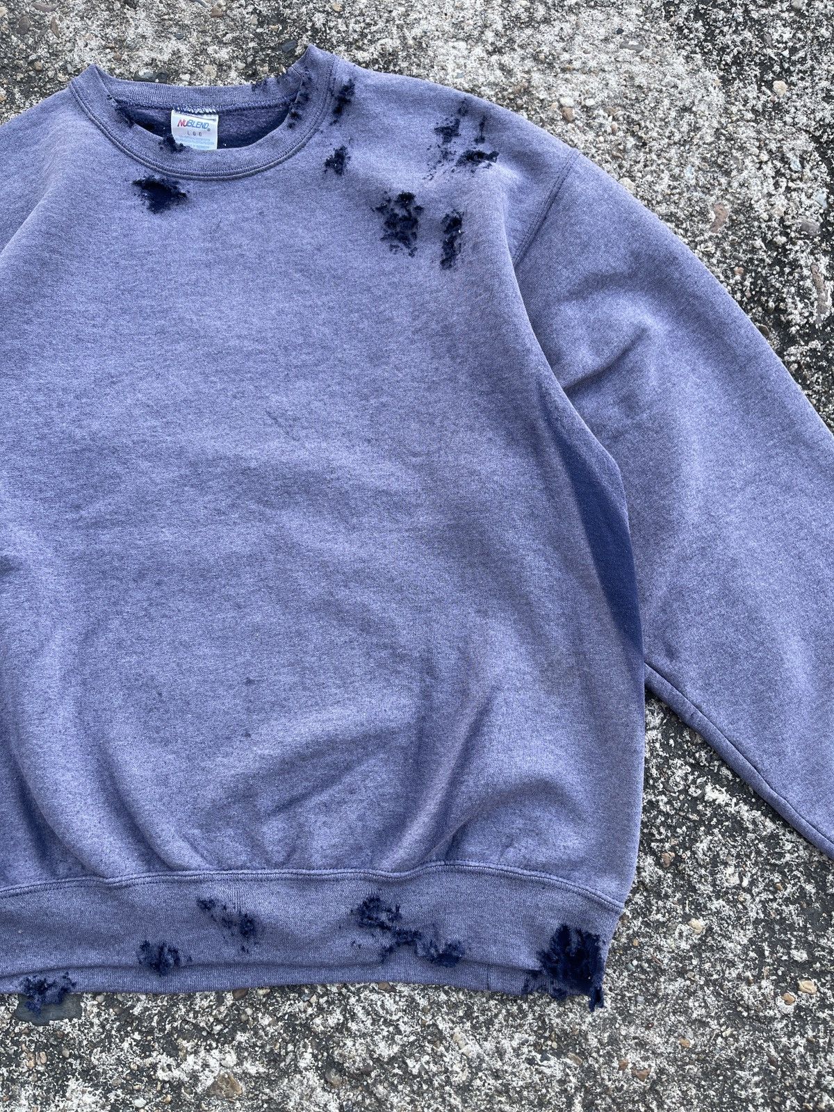 Vintage 90s Crazy Distressed Faded Blue Crewneck Size US L / EU 52-54 / 3 - 4 Thumbnail
