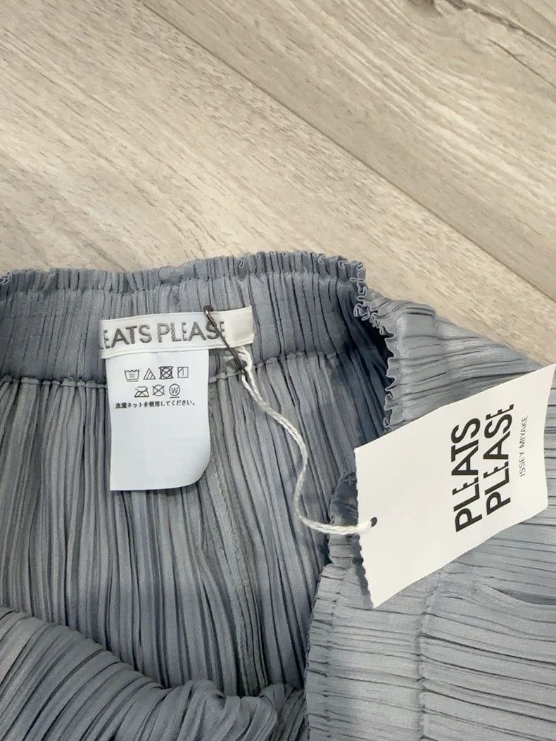 Issey Miyake Issey Miyake size:2 Cold grey pleated wide-leg pants Size 22" - 2 Thumbnail