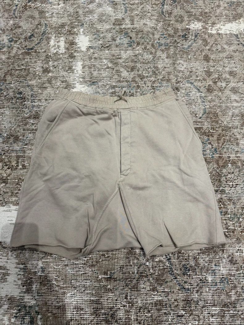 Rick Owens rick owens size xl Khaki shorts Size US 30 / EU 46 - 1 Thumbnail