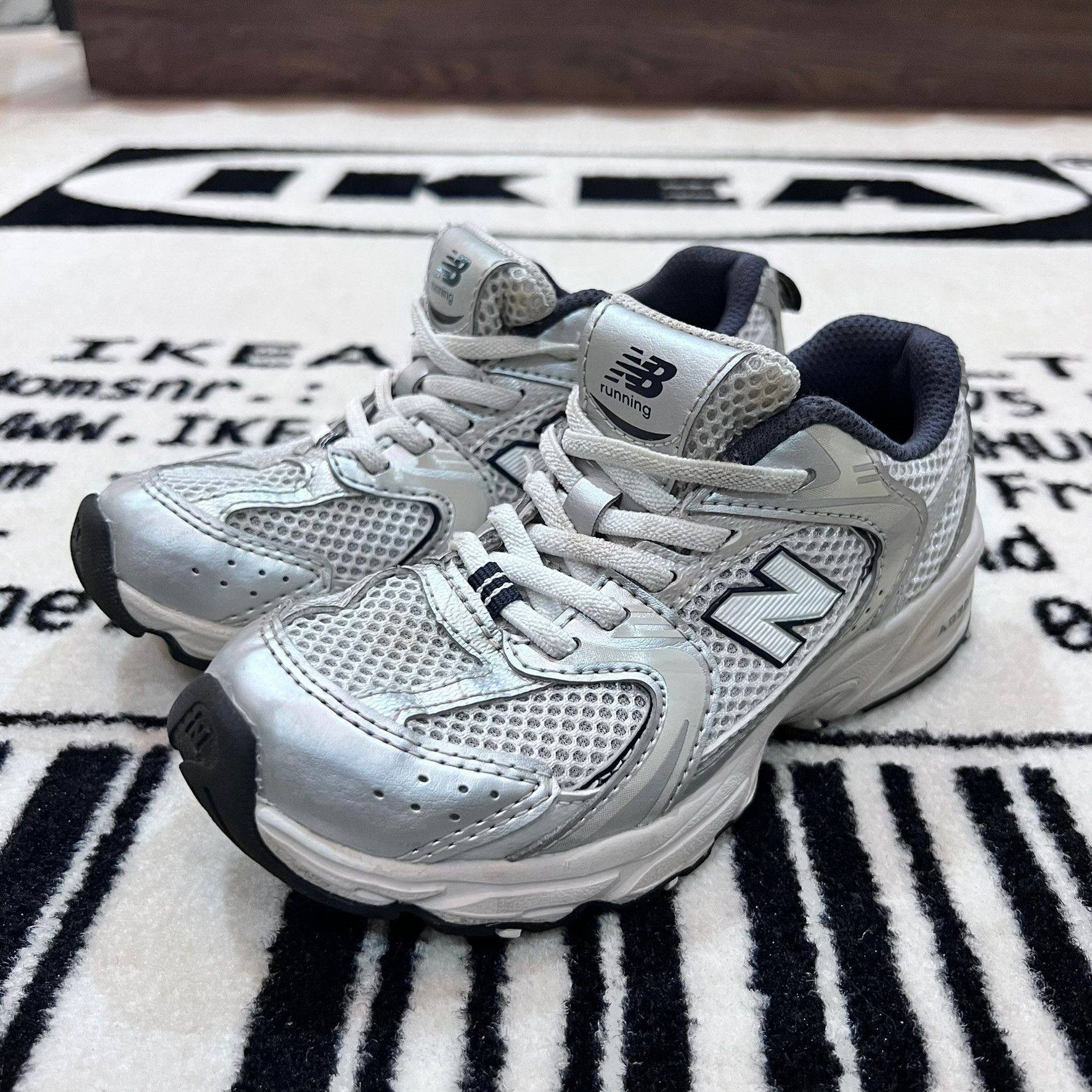New Balance Throwback to the 90's Big Kids New Balance 530 Sneakers Size US 12 / EU 45 - 1 Thumbnail