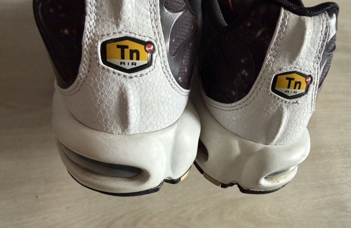 Nike Nike Air Max PLUS Galaxy Supernova CW6019-001 Sz 9 Size US 9 / EU 42 - 4 Thumbnail