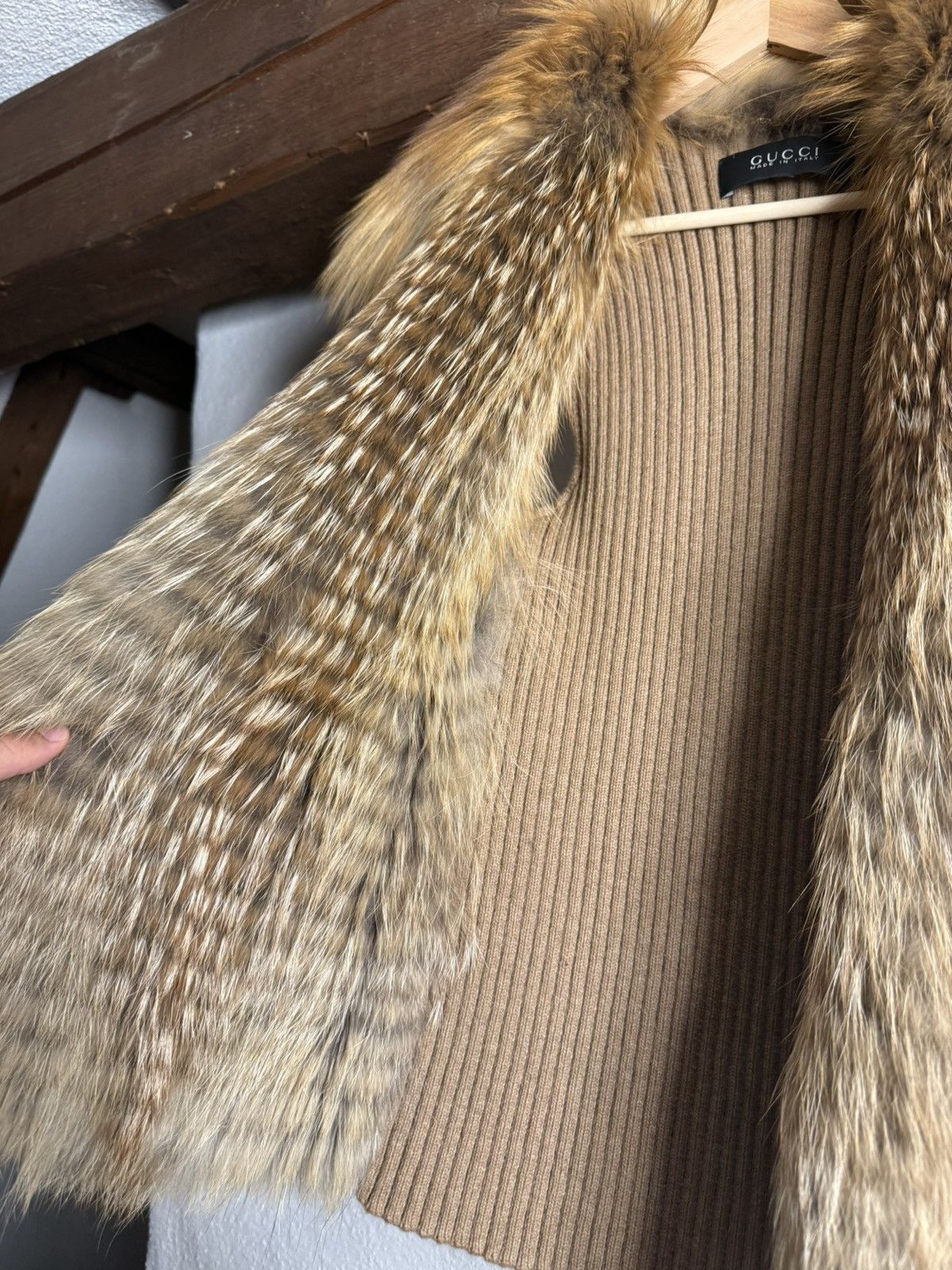 Gucci Luxury Gucci Camel Knit Fur Vest Made in Italy Women’s Size S / US 4 / IT 40 - 3 Thumbnail